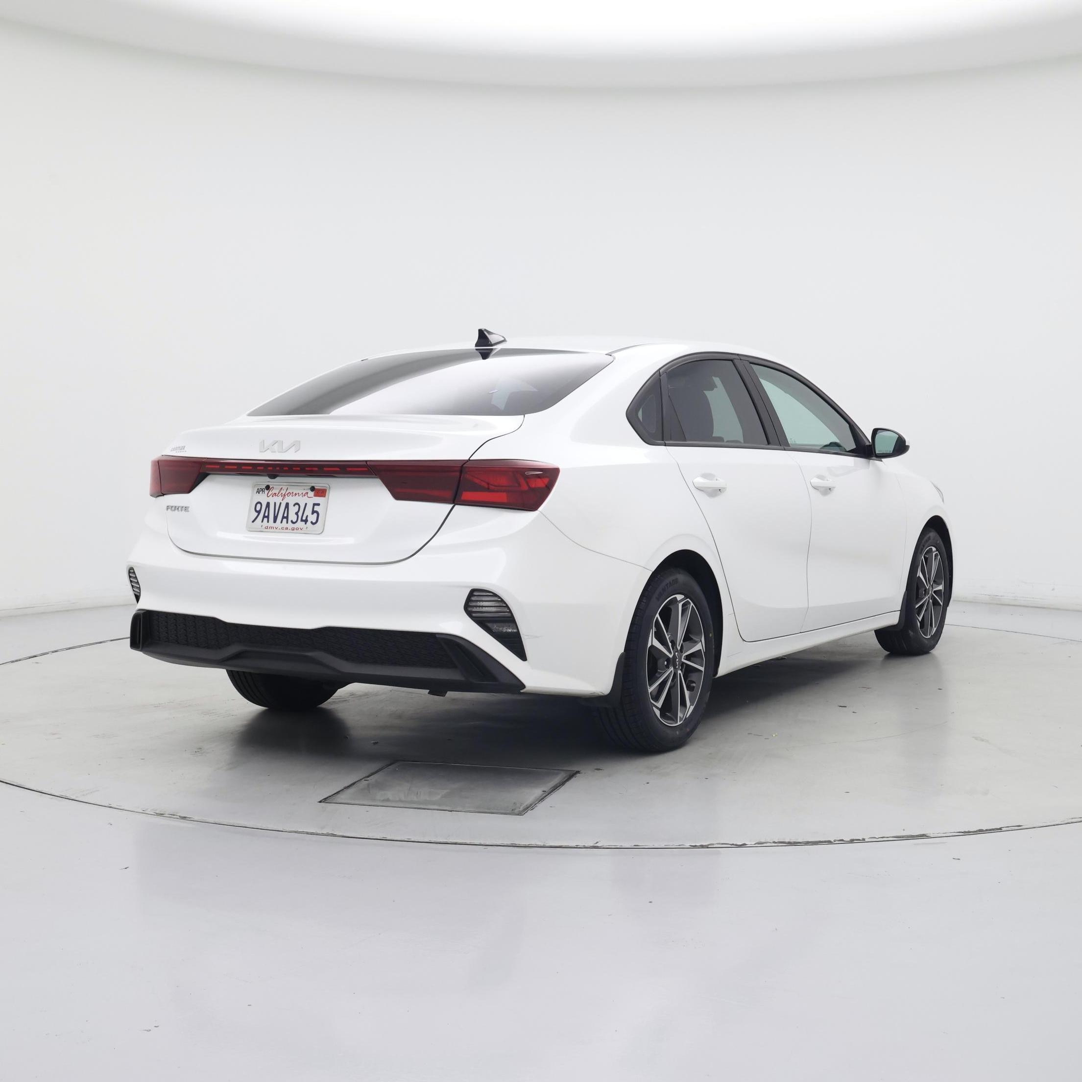Thumbnail: 2022 Kia Forte - 8