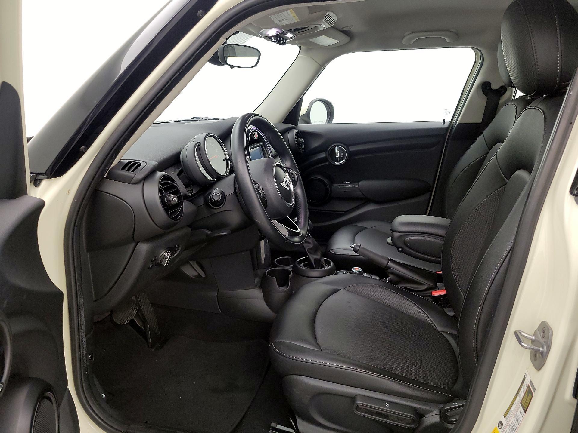 Thumbnail: 2017 MINI Cooper Hardtop - 11