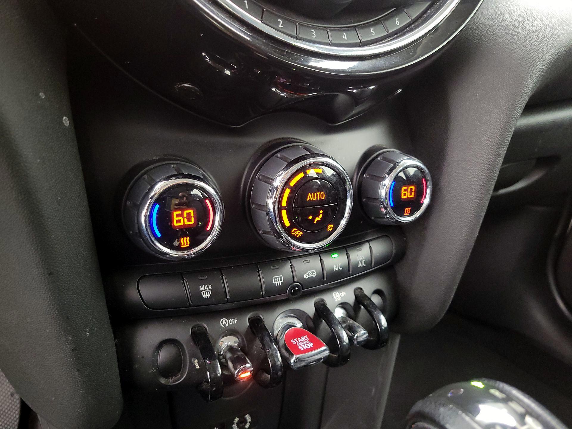 Thumbnail: 2017 MINI Cooper Hardtop - 16