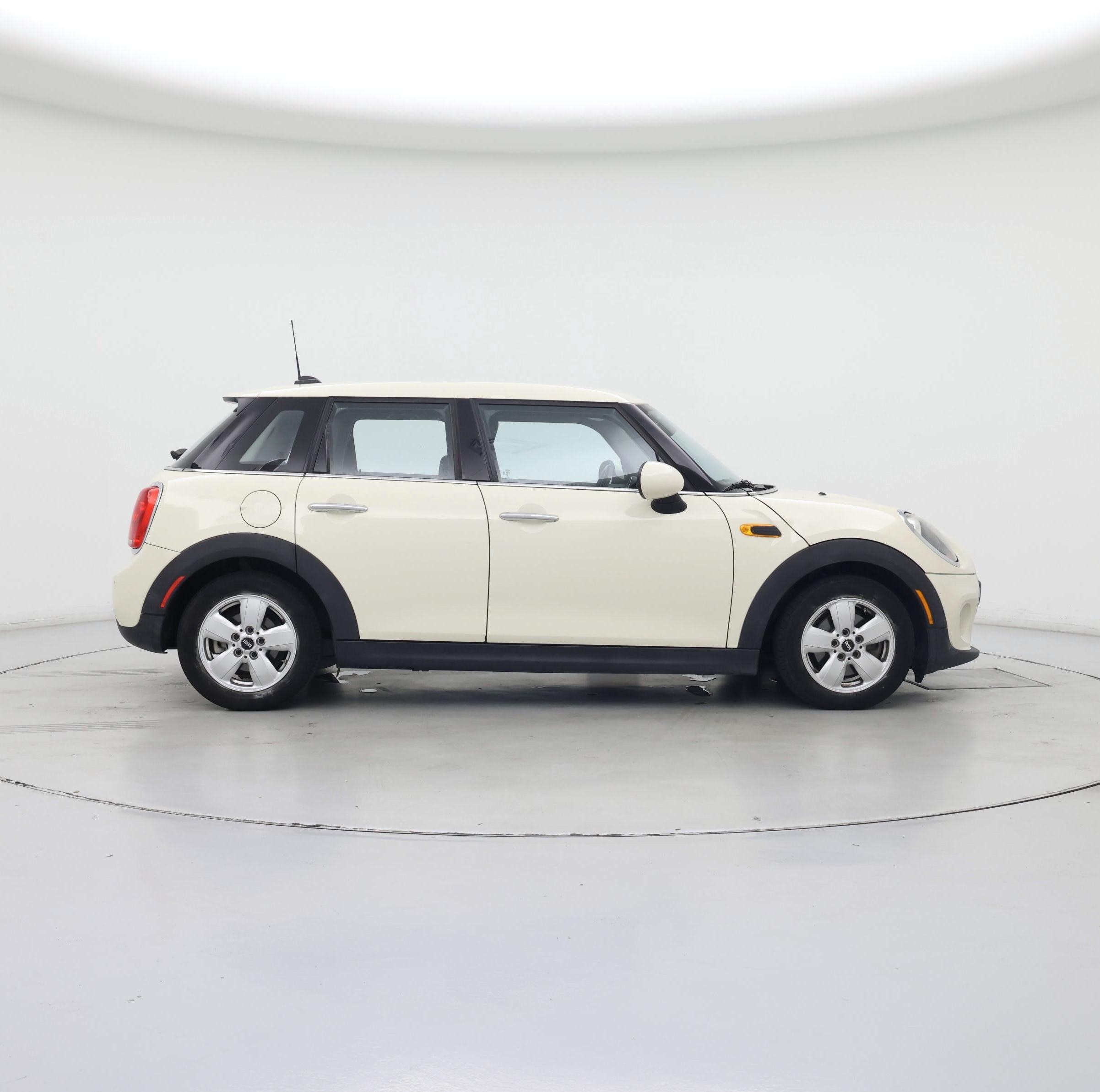 Thumbnail: 2017 MINI Cooper Hardtop - 7