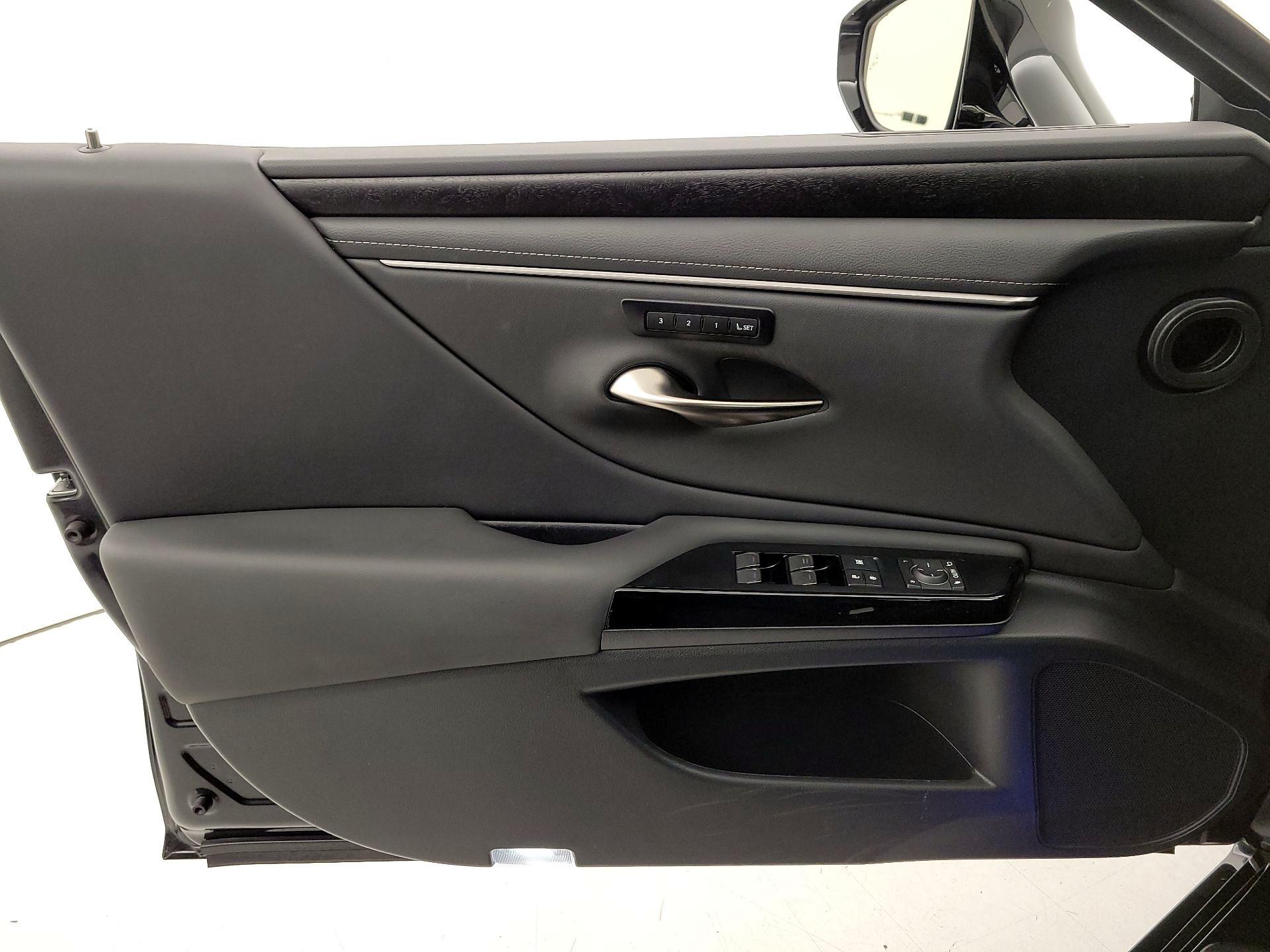 Thumbnail: 2024 Lexus ES - 12