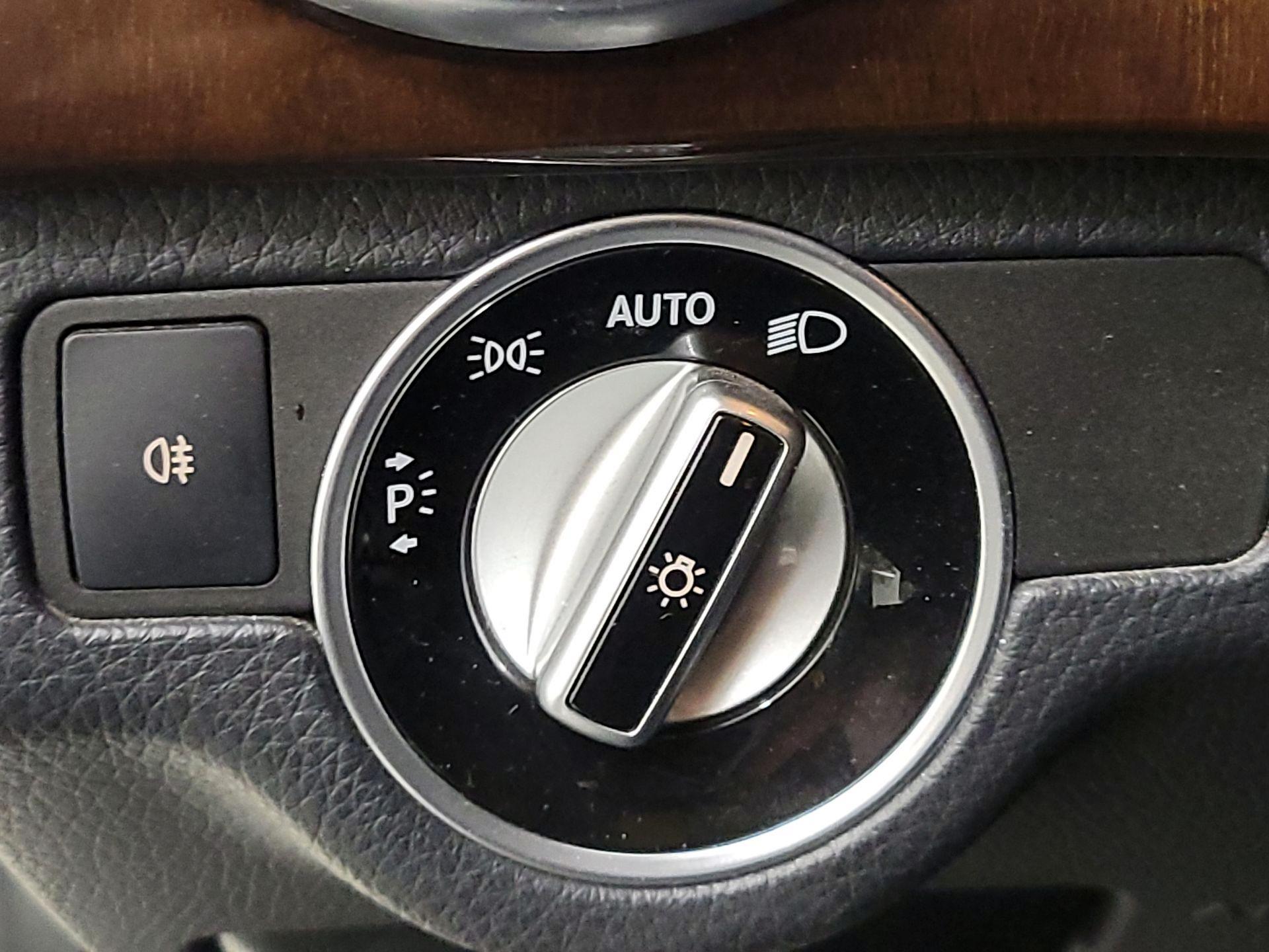 Thumbnail: 2015 Mercedes-Benz GLK - 13