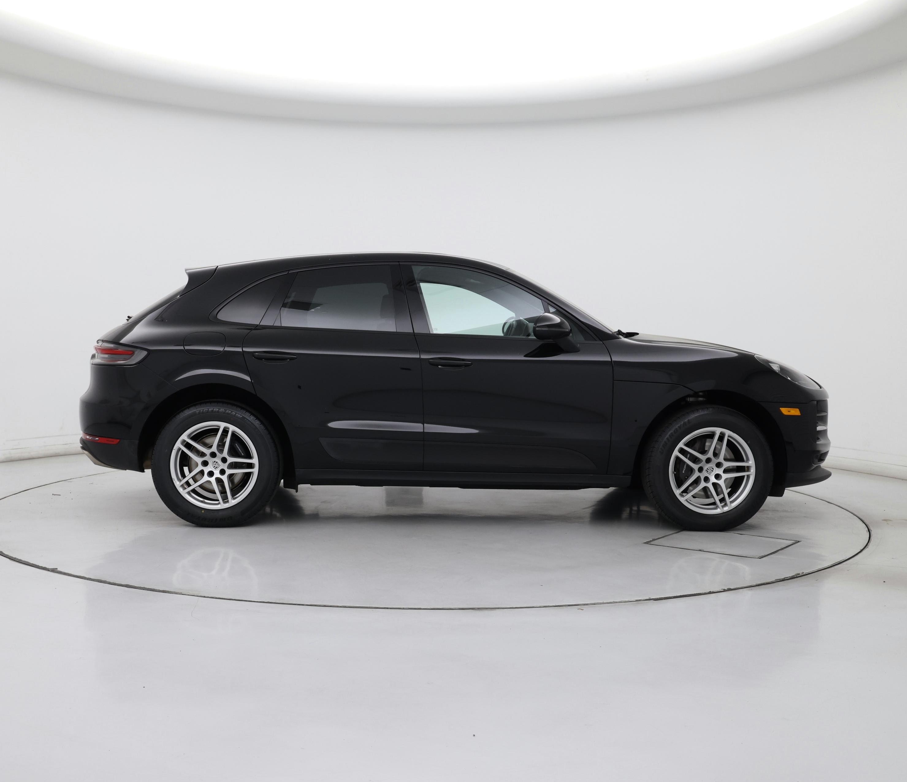 Thumbnail: 2021 Porsche Macan - 7