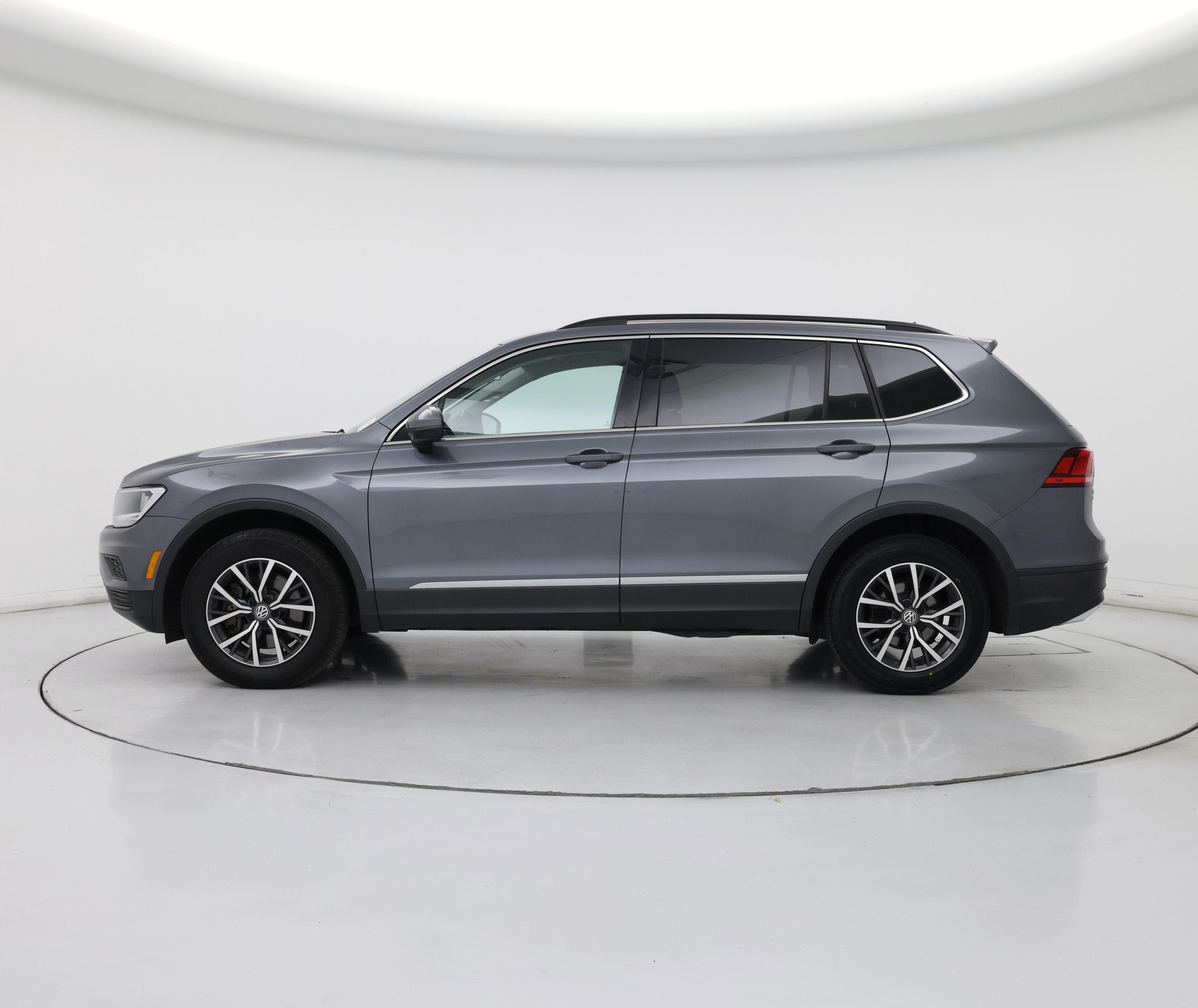 Thumbnail: 2020 Volkswagen Tiguan - 3