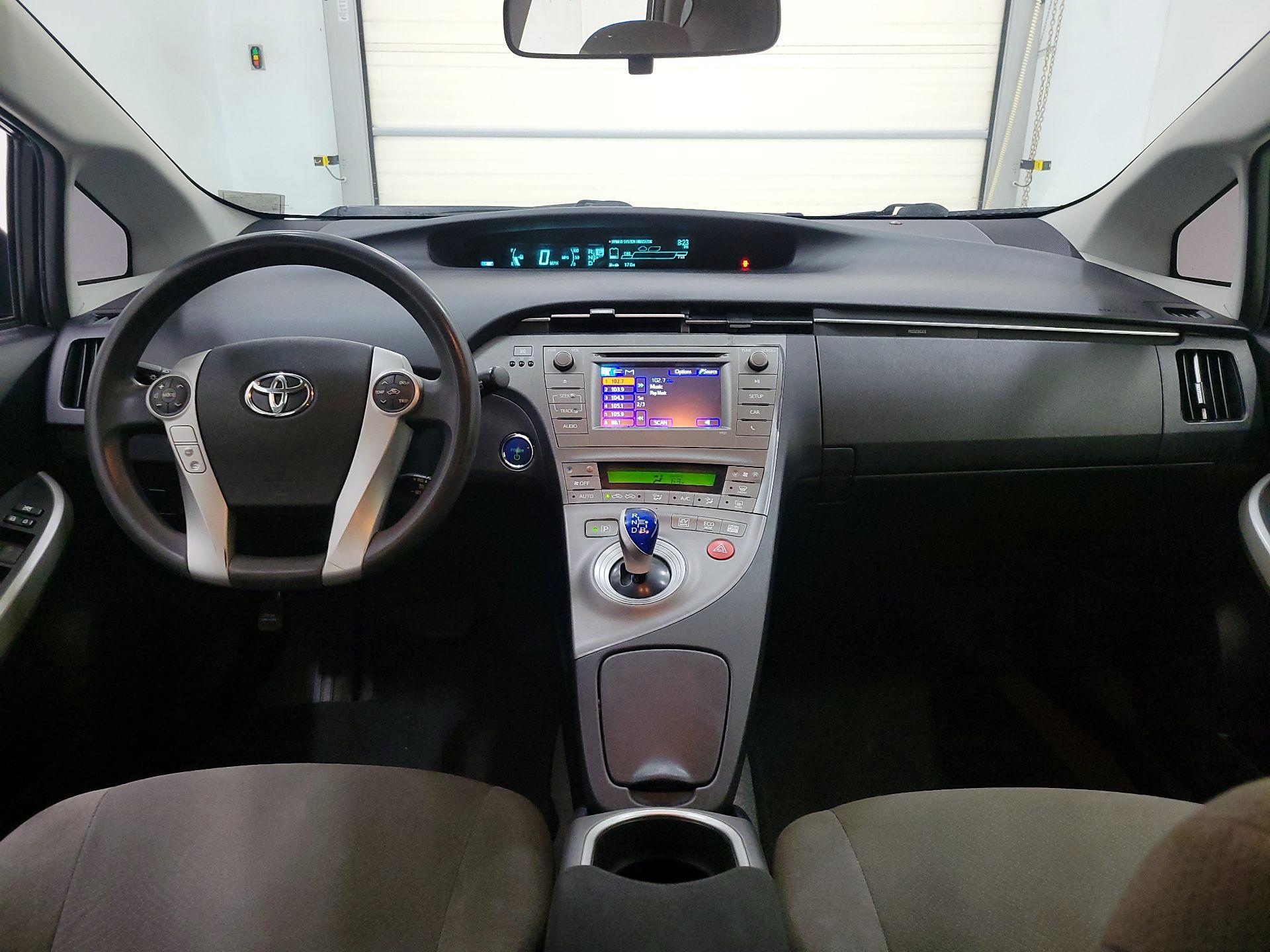 Thumbnail: 2015 Toyota Prius - 9