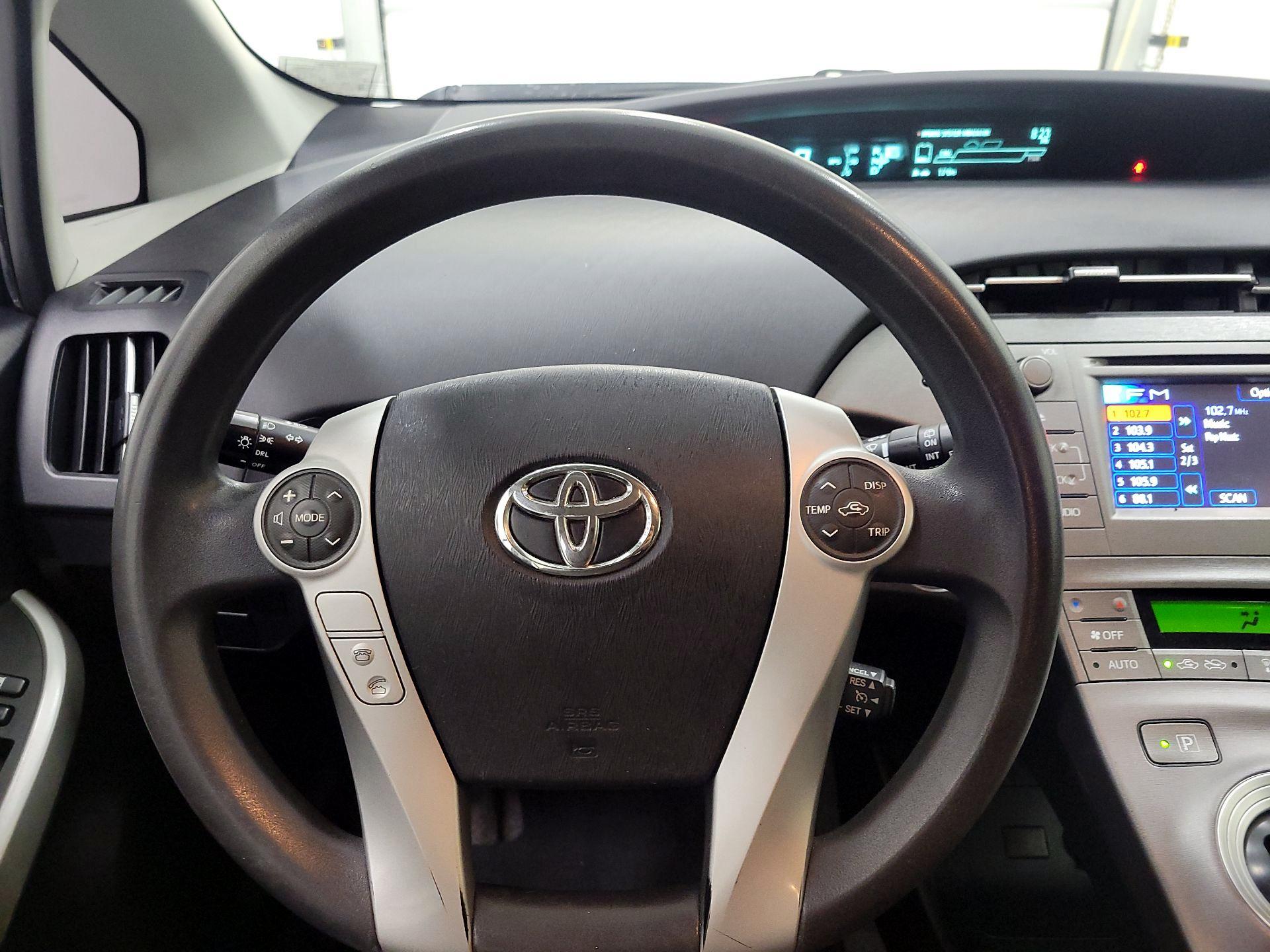 Thumbnail: 2015 Toyota Prius - 10