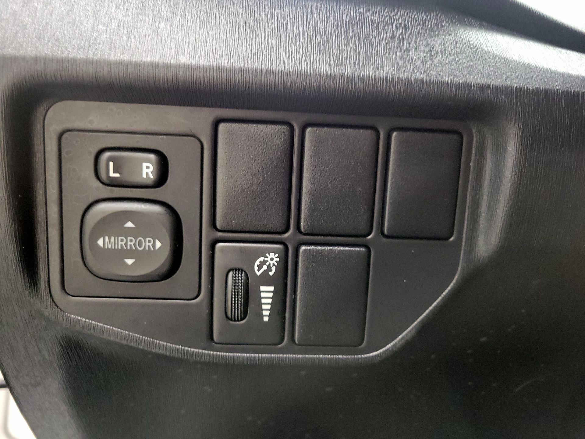 Thumbnail: 2015 Toyota Prius - 13