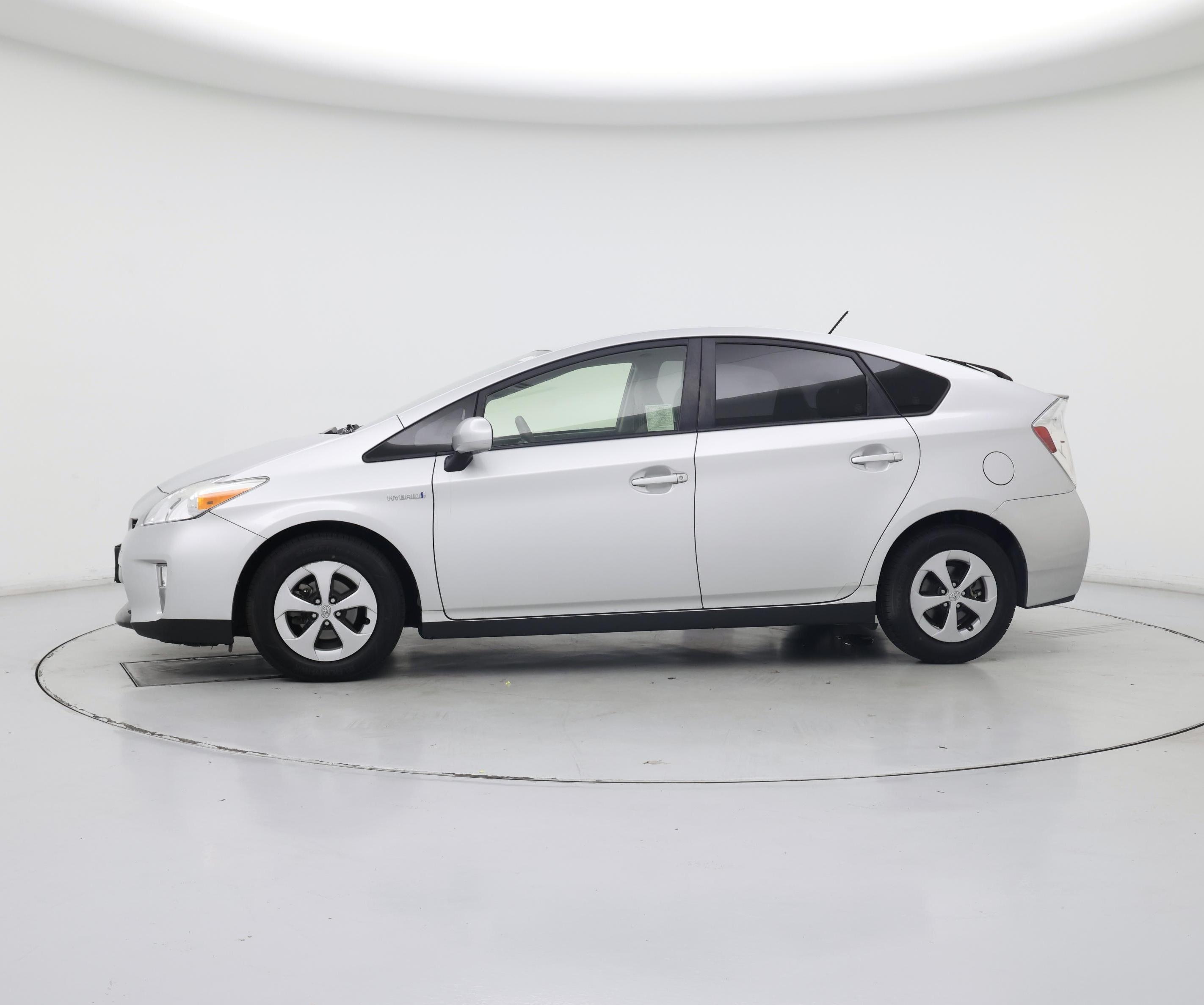 Thumbnail: 2015 Toyota Prius - 3