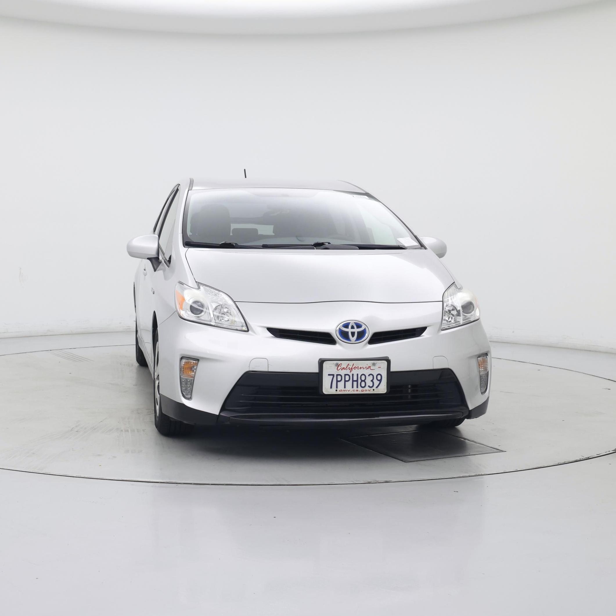Thumbnail: 2015 Toyota Prius - 5