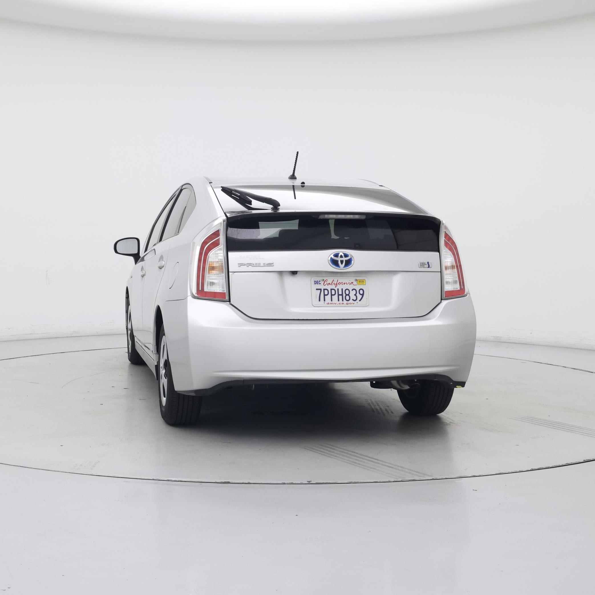 Thumbnail: 2015 Toyota Prius - 6
