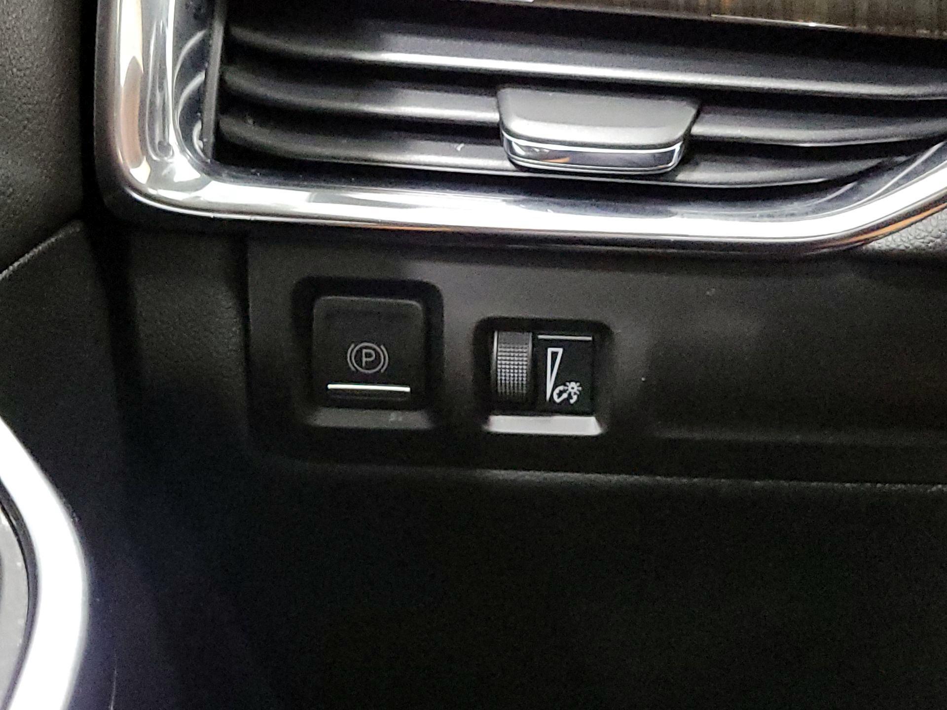 Thumbnail: 2020 Cadillac XT4 - 13