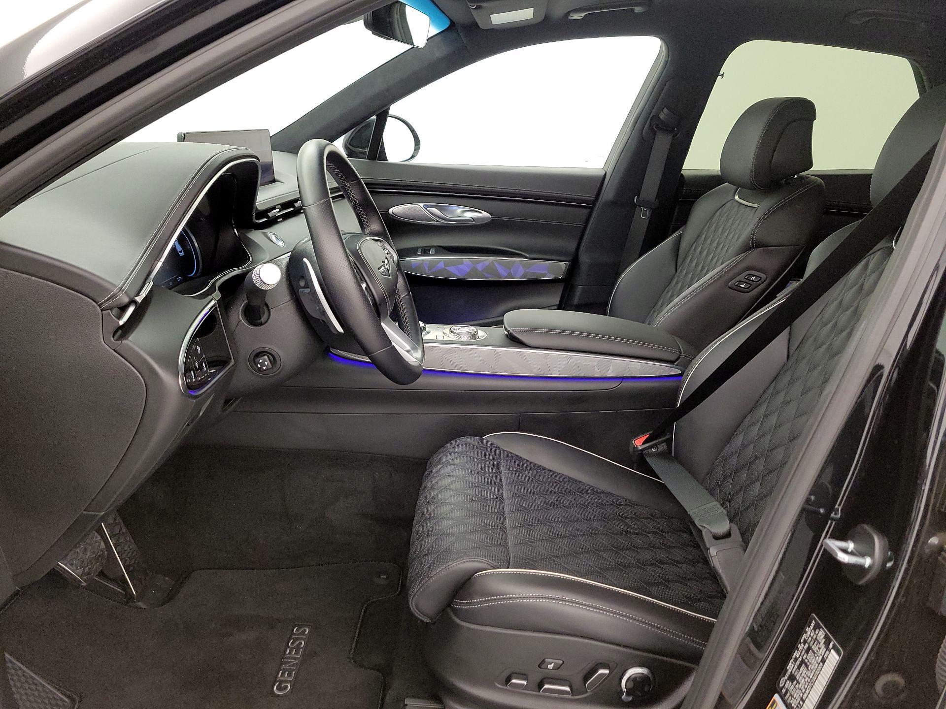 Thumbnail: 2025 Genesis GV70 - 11