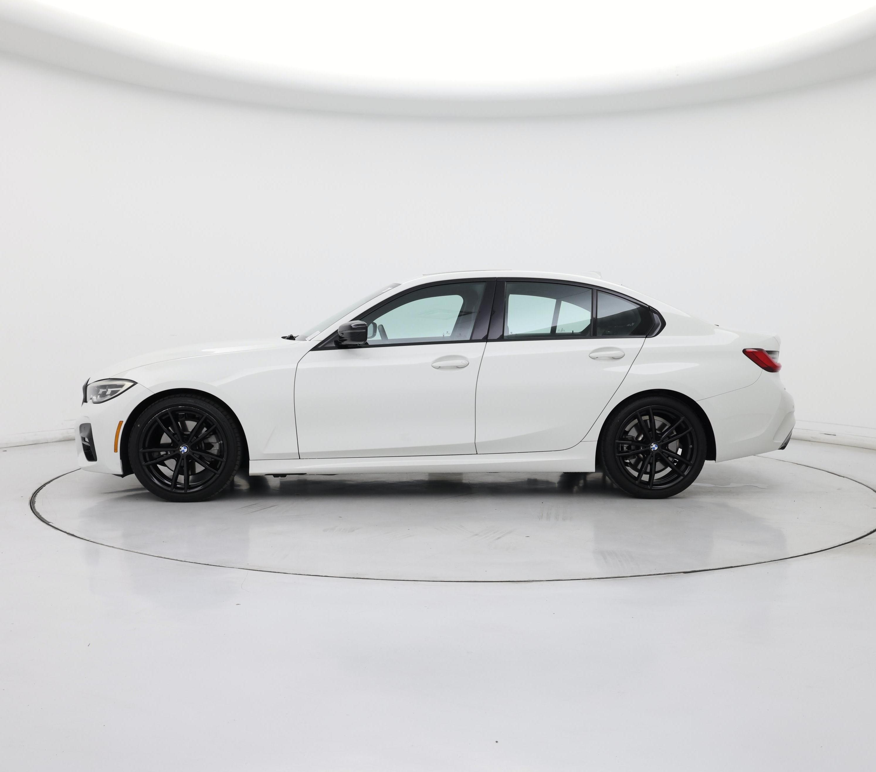 Thumbnail: 2021 BMW 3 Series - 3