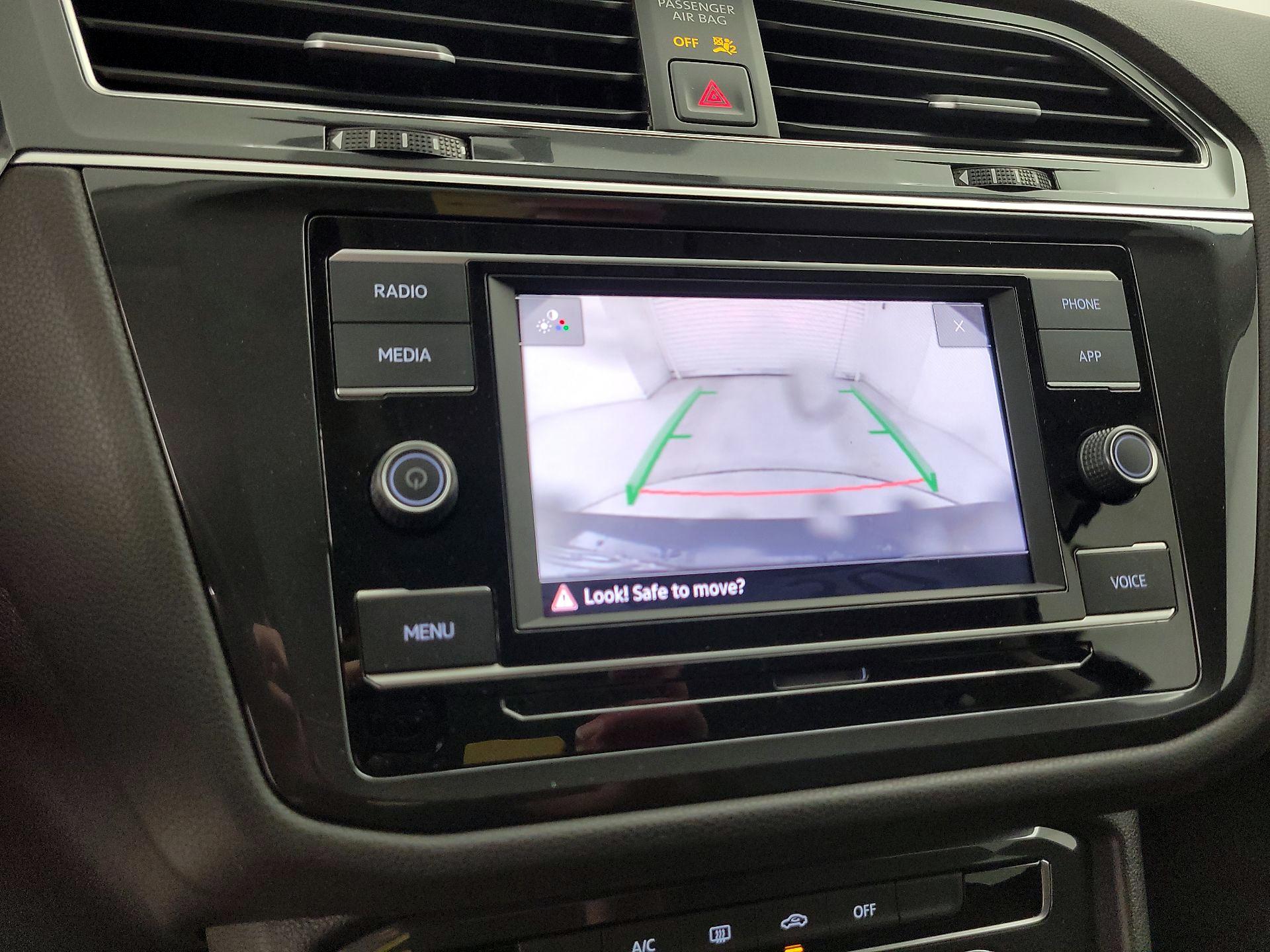 Thumbnail: 2021 Volkswagen Tiguan - 14