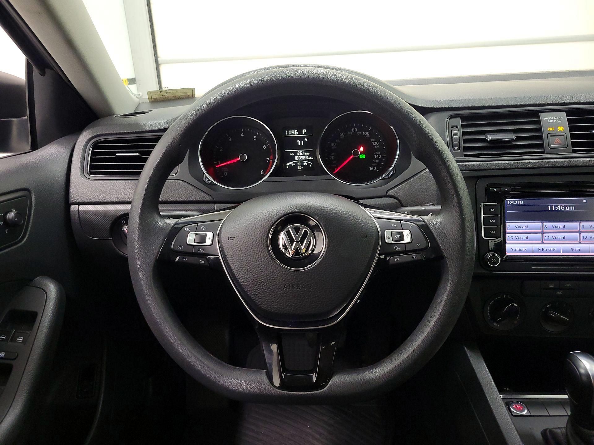 Thumbnail: 2015 Volkswagen Jetta - 10