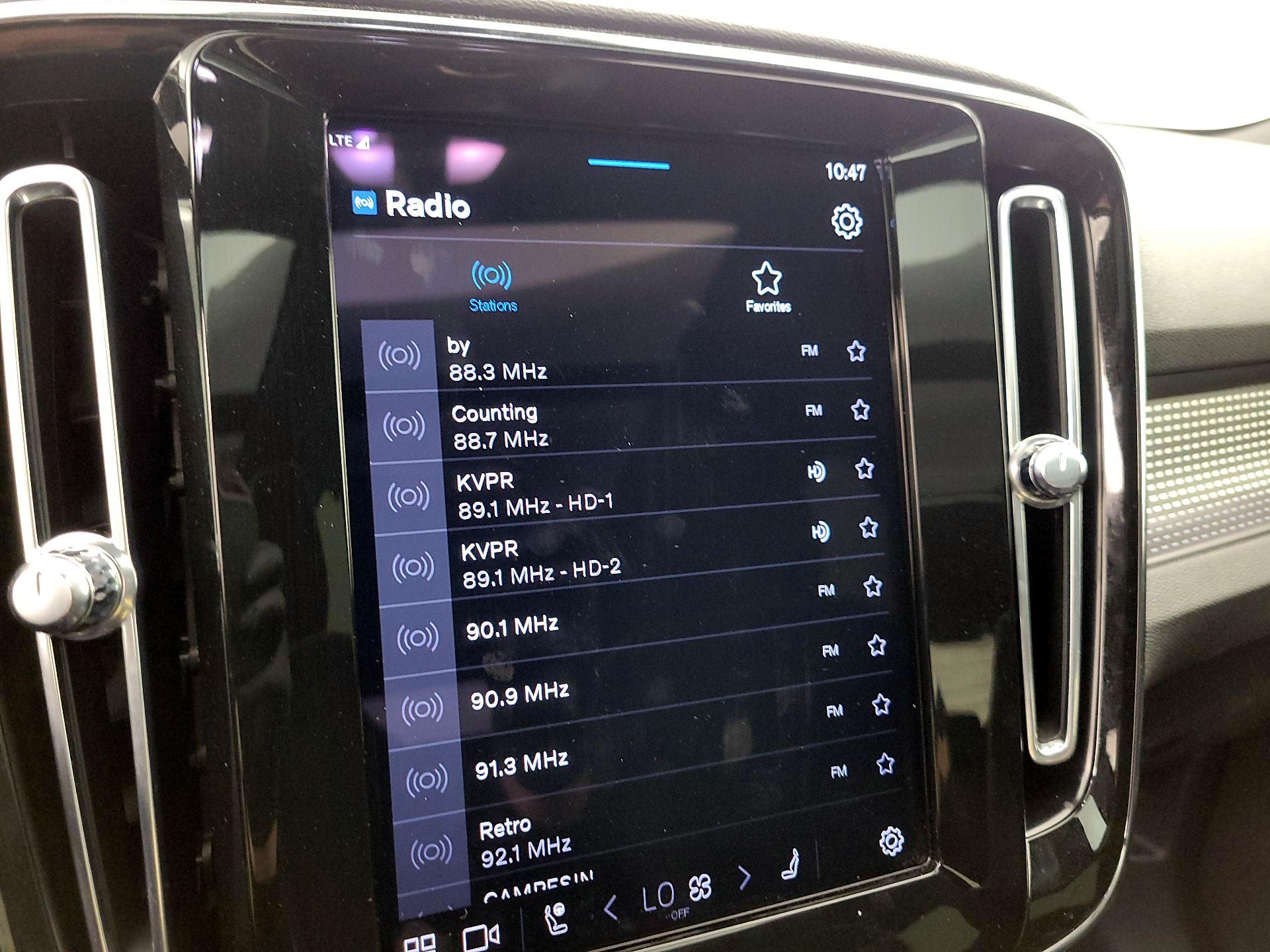 Thumbnail: 2021 Volvo XC40 - 15