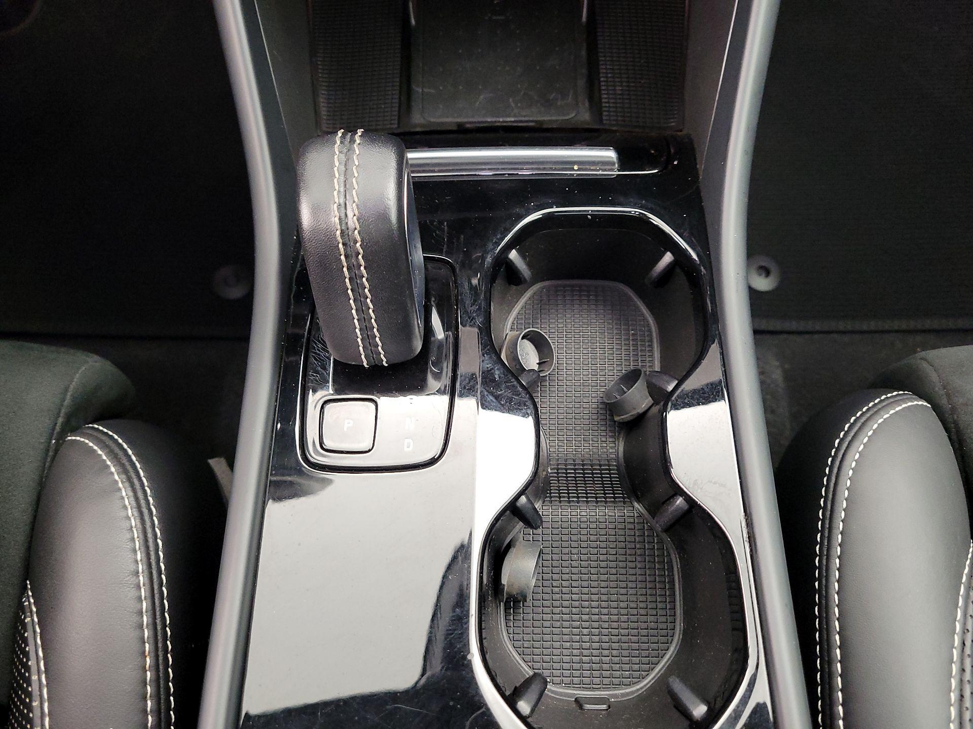 Thumbnail: 2021 Volvo XC40 - 17