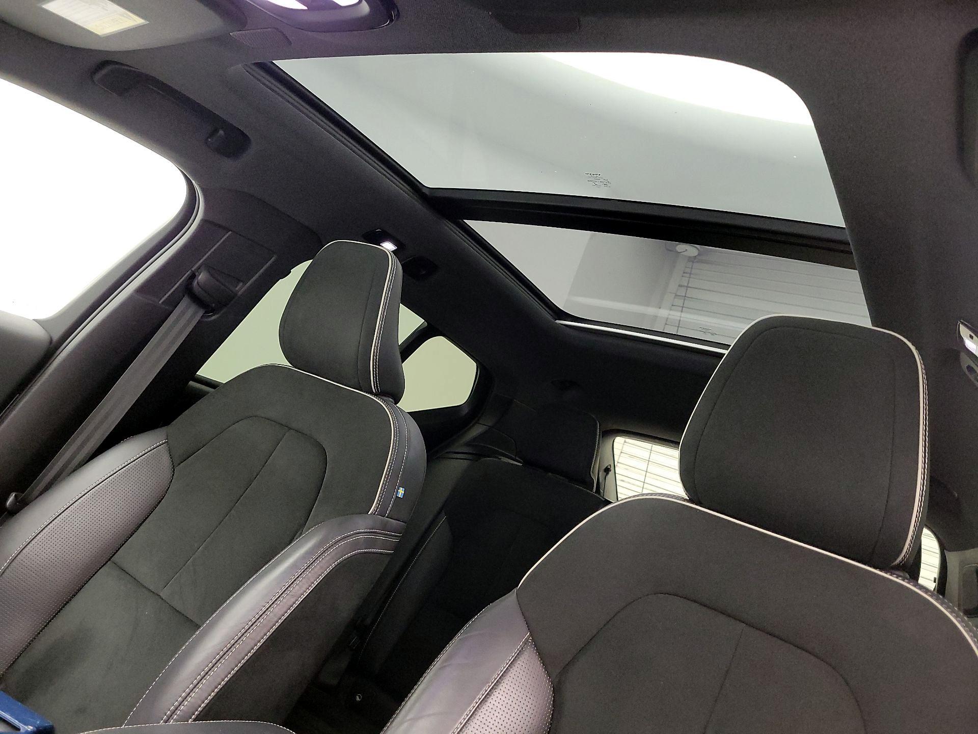 Thumbnail: 2021 Volvo XC40 - 19