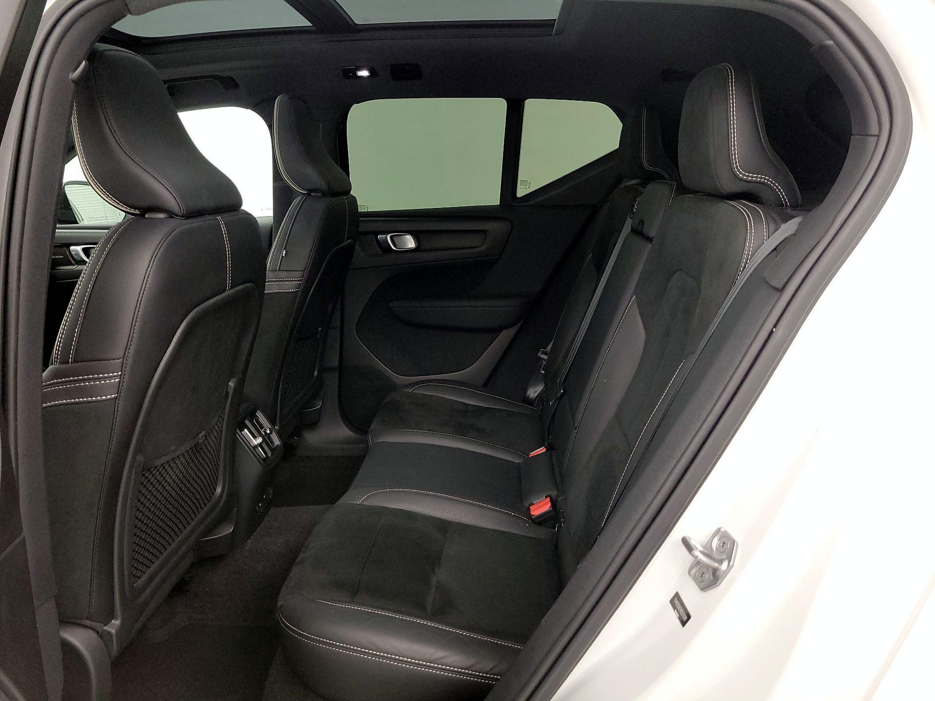 Thumbnail: 2021 Volvo XC40 - 20