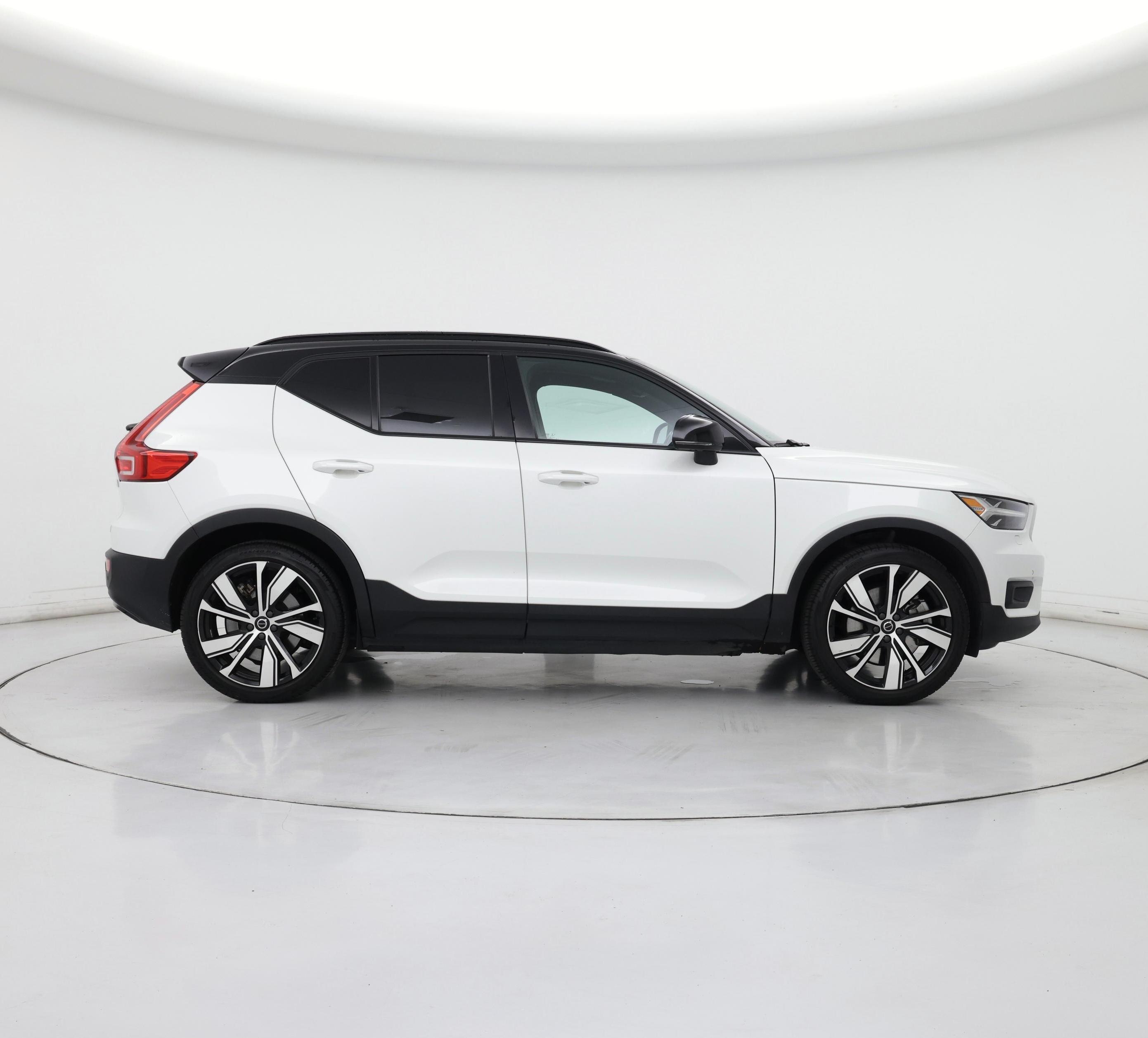 Thumbnail: 2021 Volvo XC40 - 7