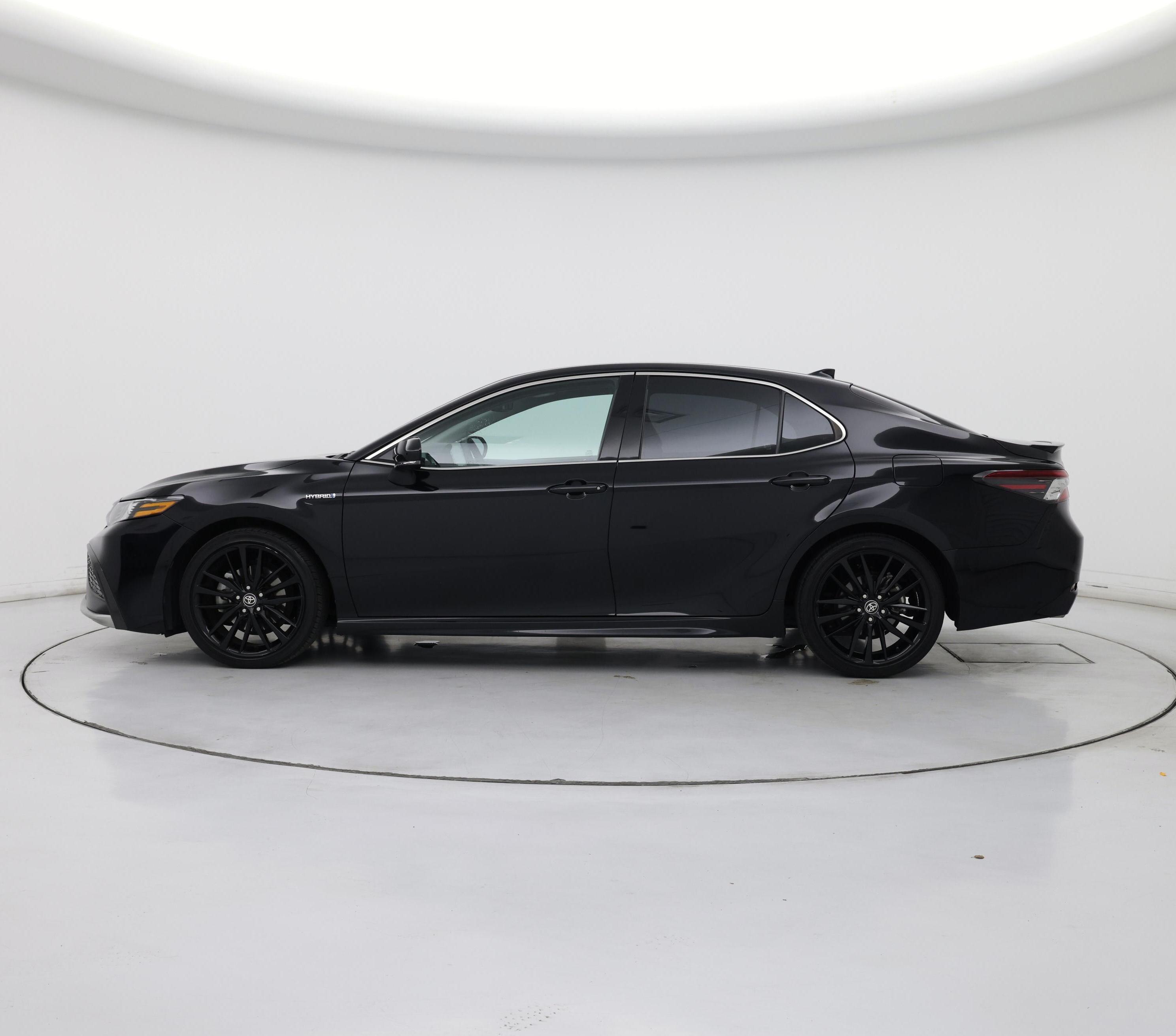 Thumbnail: 2021 Toyota Camry - 3