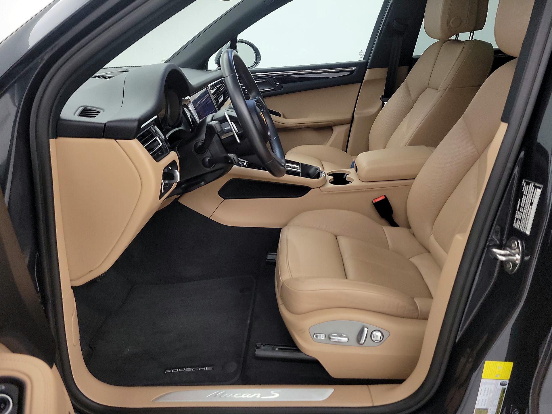Thumbnail: 2024 Porsche Macan - 11