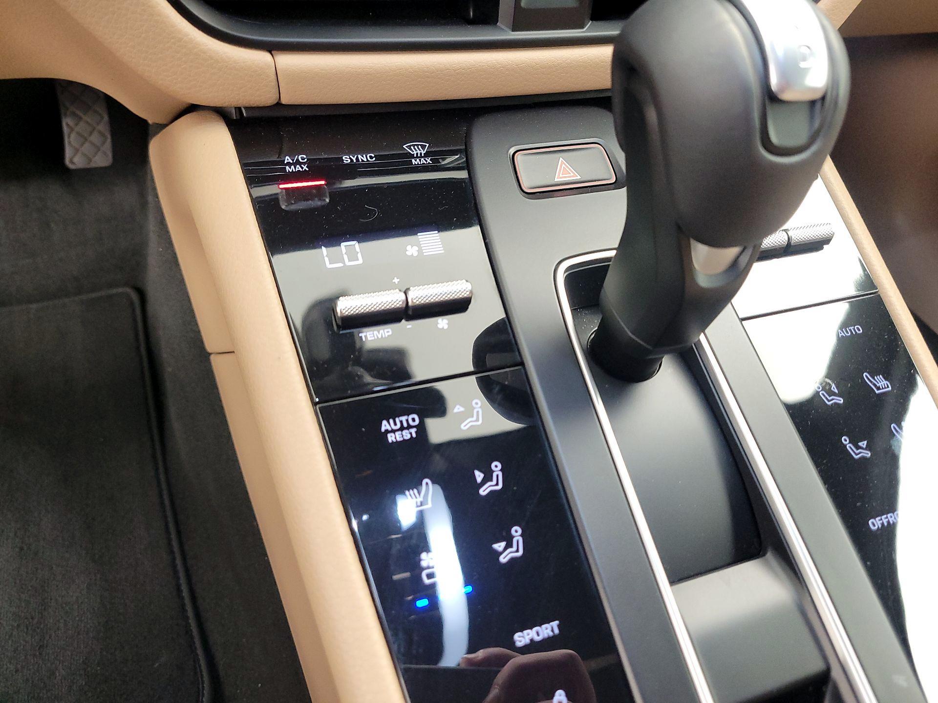Thumbnail: 2024 Porsche Macan - 17