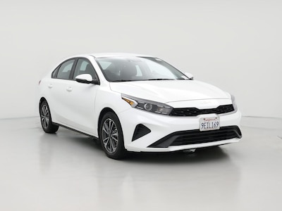 White 2023 Kia Forte LXS