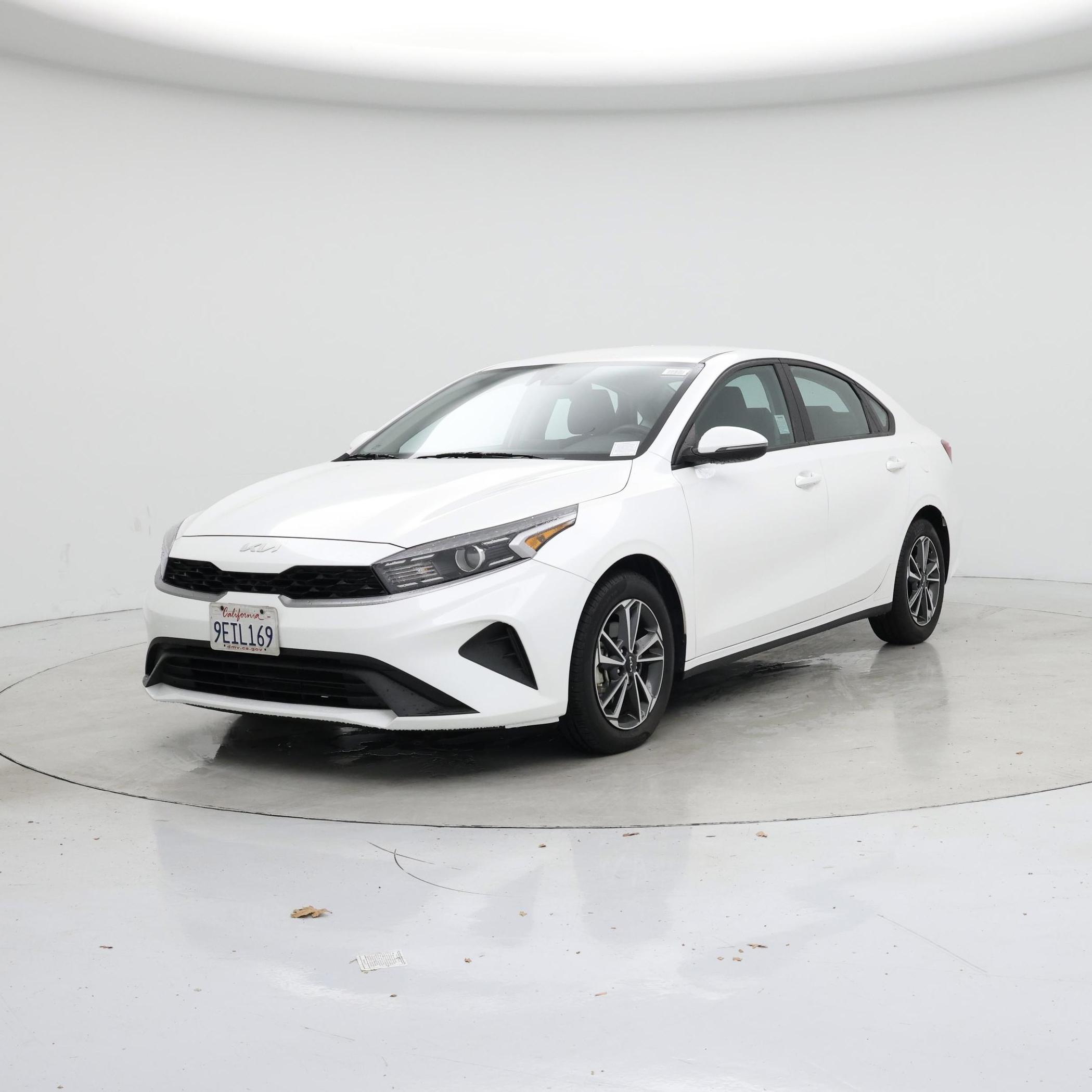 Thumbnail: 2023 Kia Forte - 4