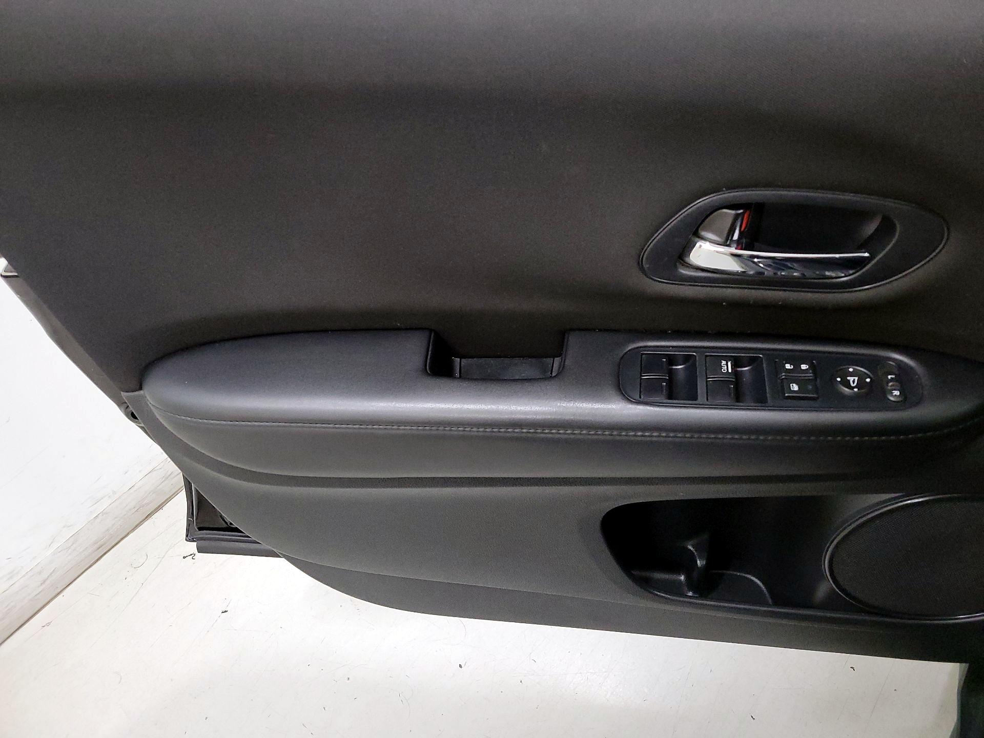 Thumbnail: 2016 Honda HR-V - 12