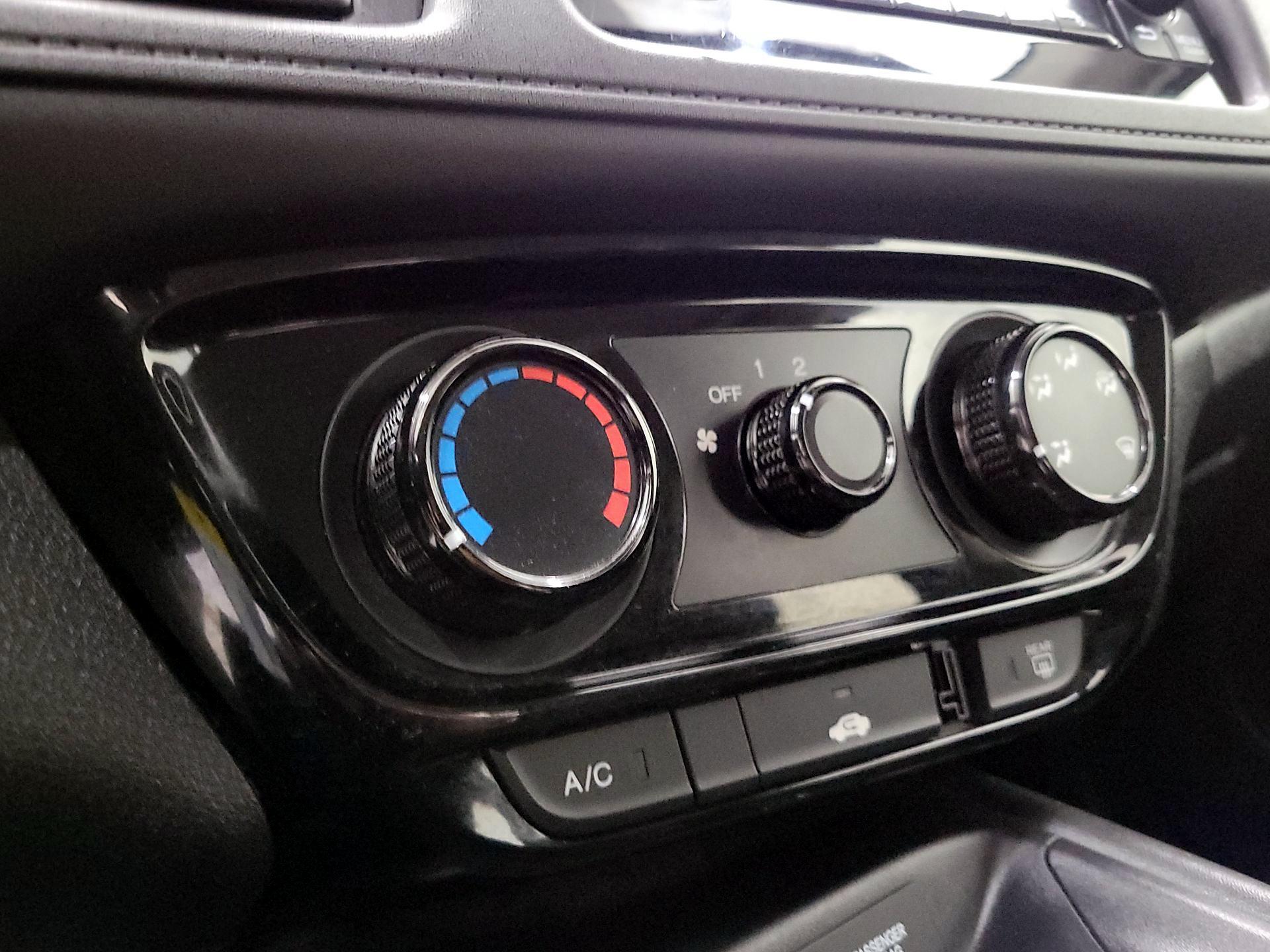 Thumbnail: 2016 Honda HR-V - 16