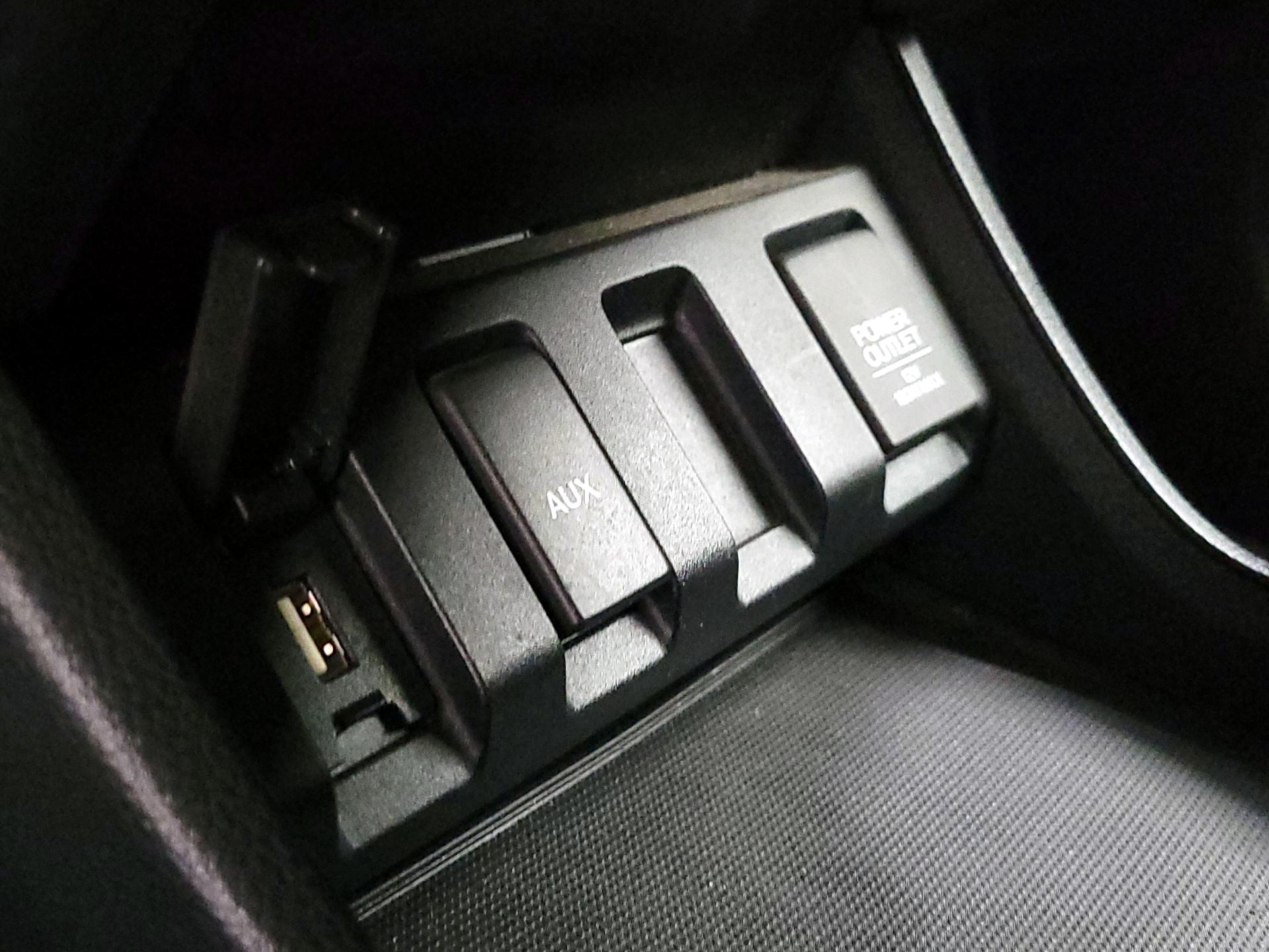 Thumbnail: 2016 Honda HR-V - 18