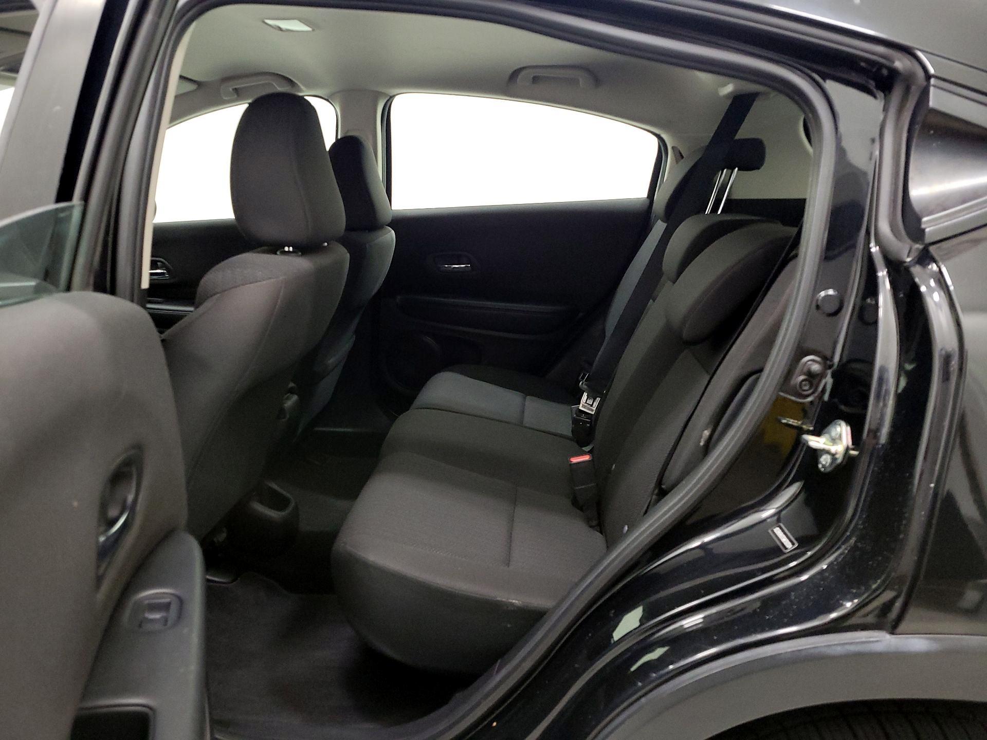 Thumbnail: 2016 Honda HR-V - 19