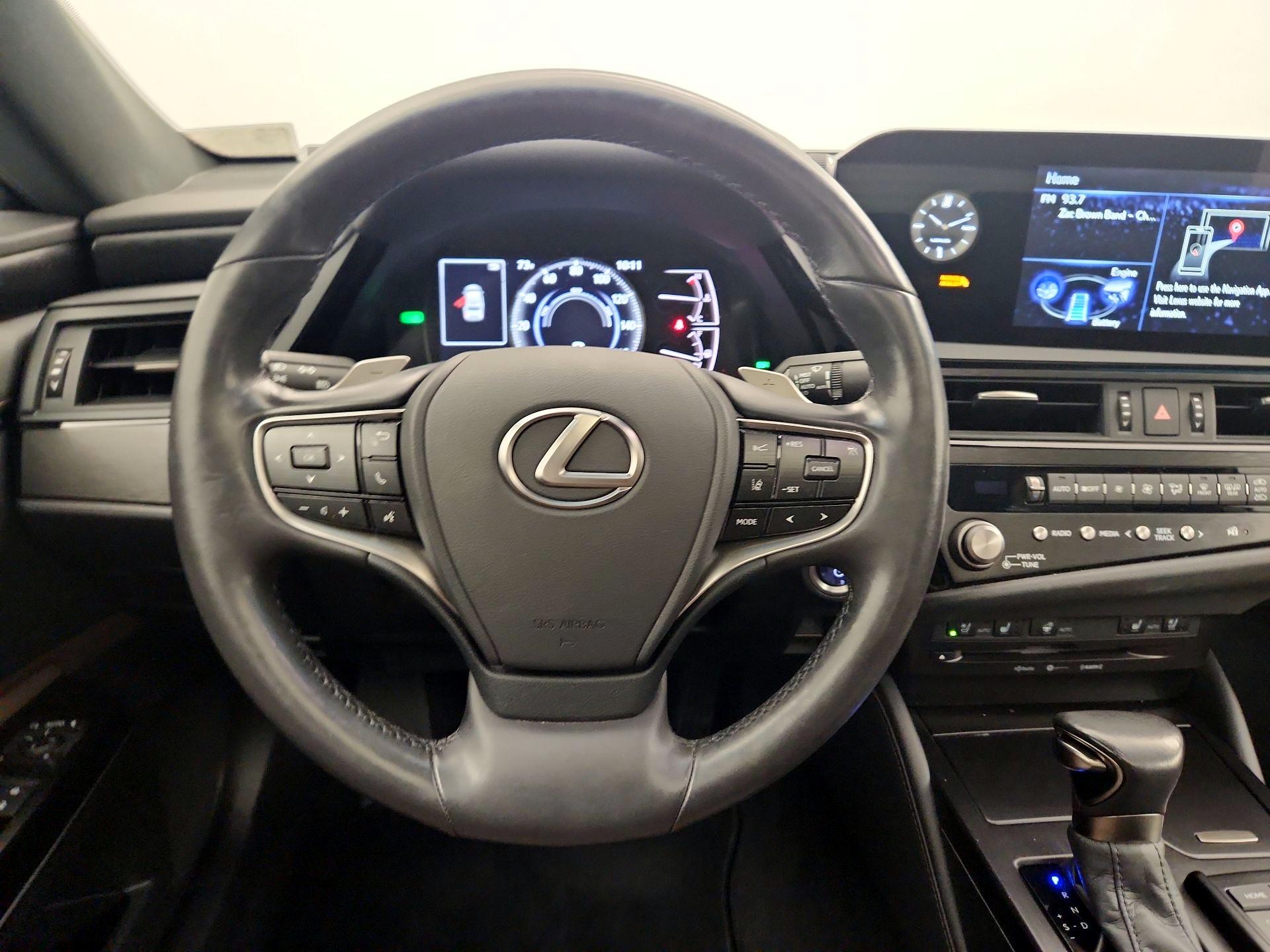 Thumbnail: 2022 Lexus ES - 10