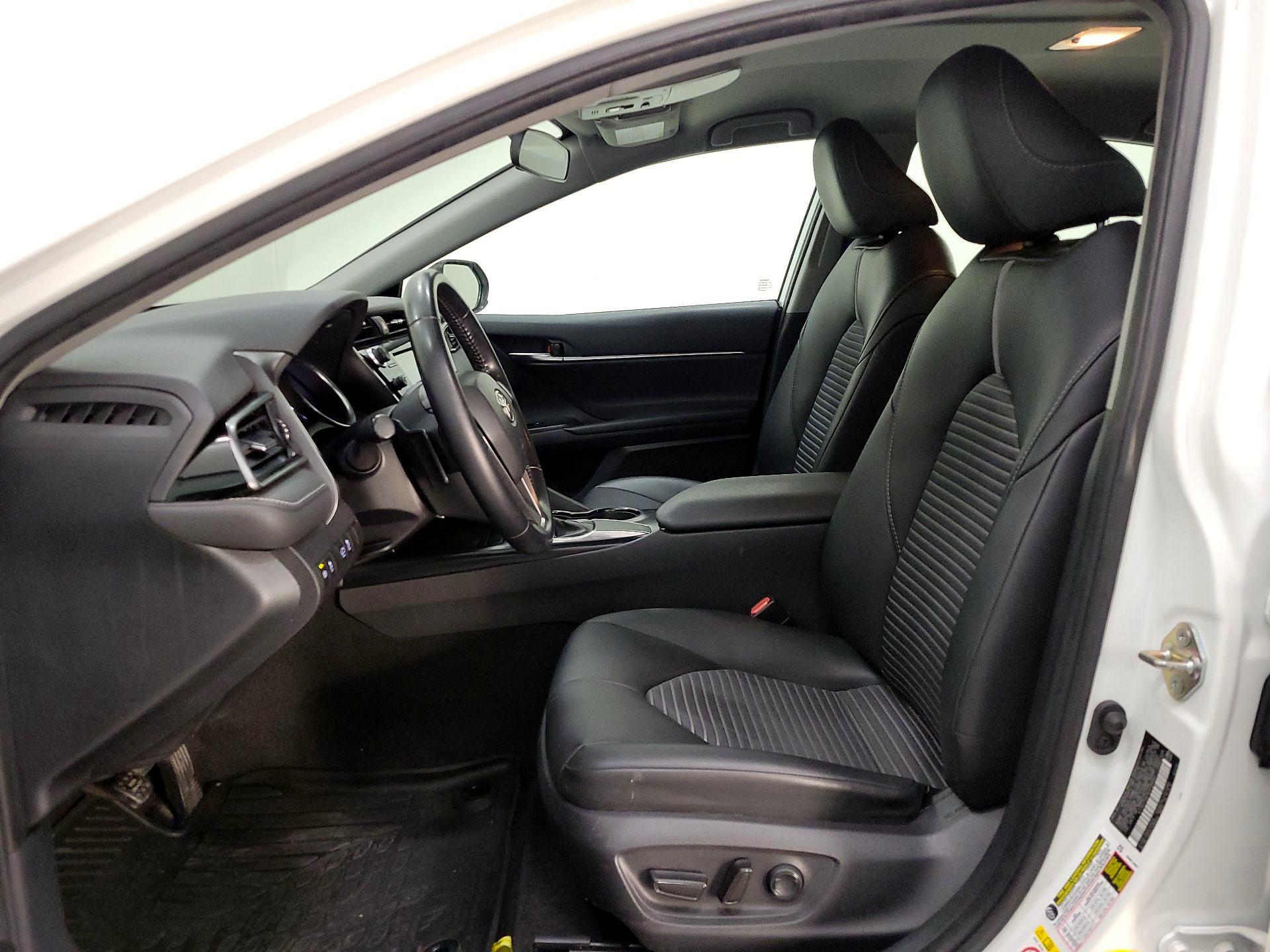 Thumbnail: 2019 Toyota Camry - 11