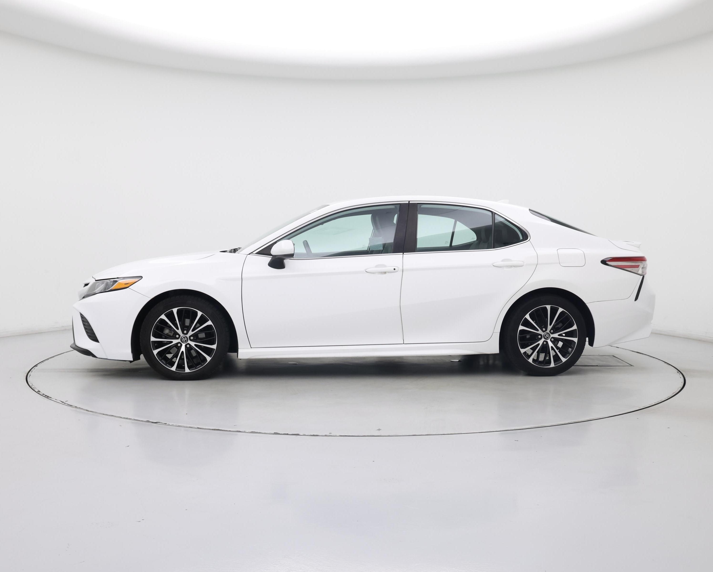 Thumbnail: 2019 Toyota Camry - 3