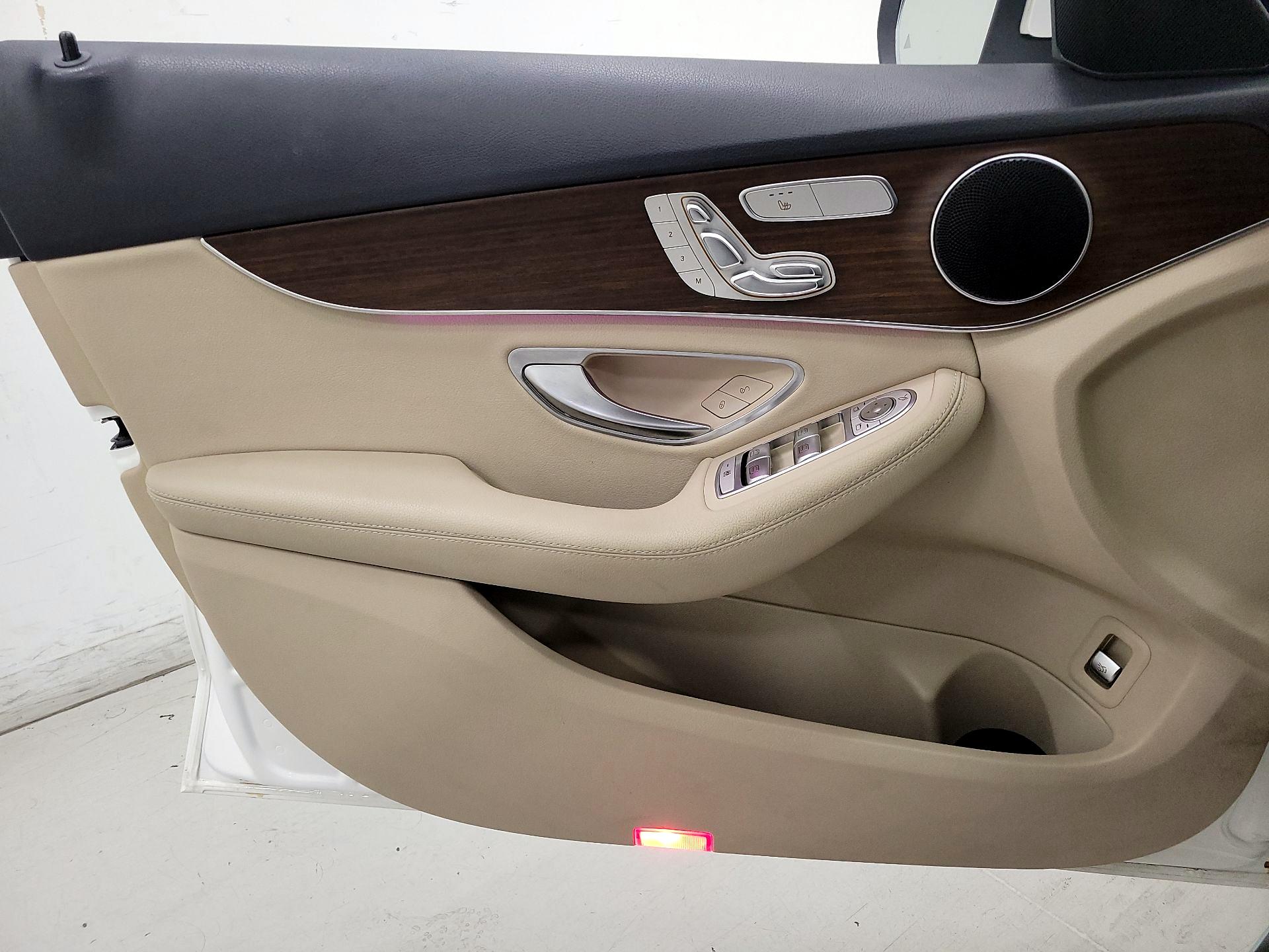 Thumbnail: 2019 Mercedes-Benz C-Class - 12