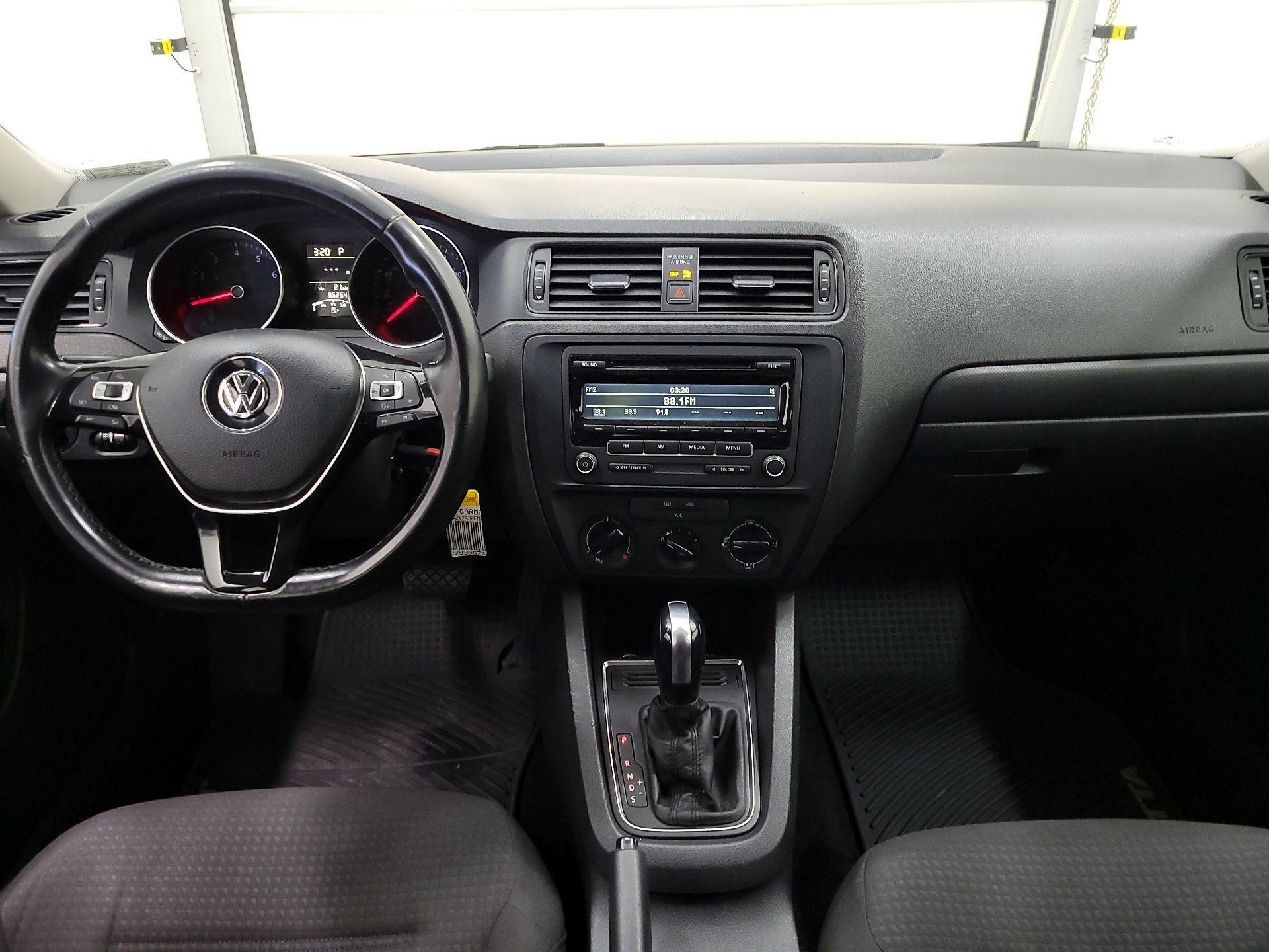 Thumbnail: 2015 Volkswagen Jetta - 9