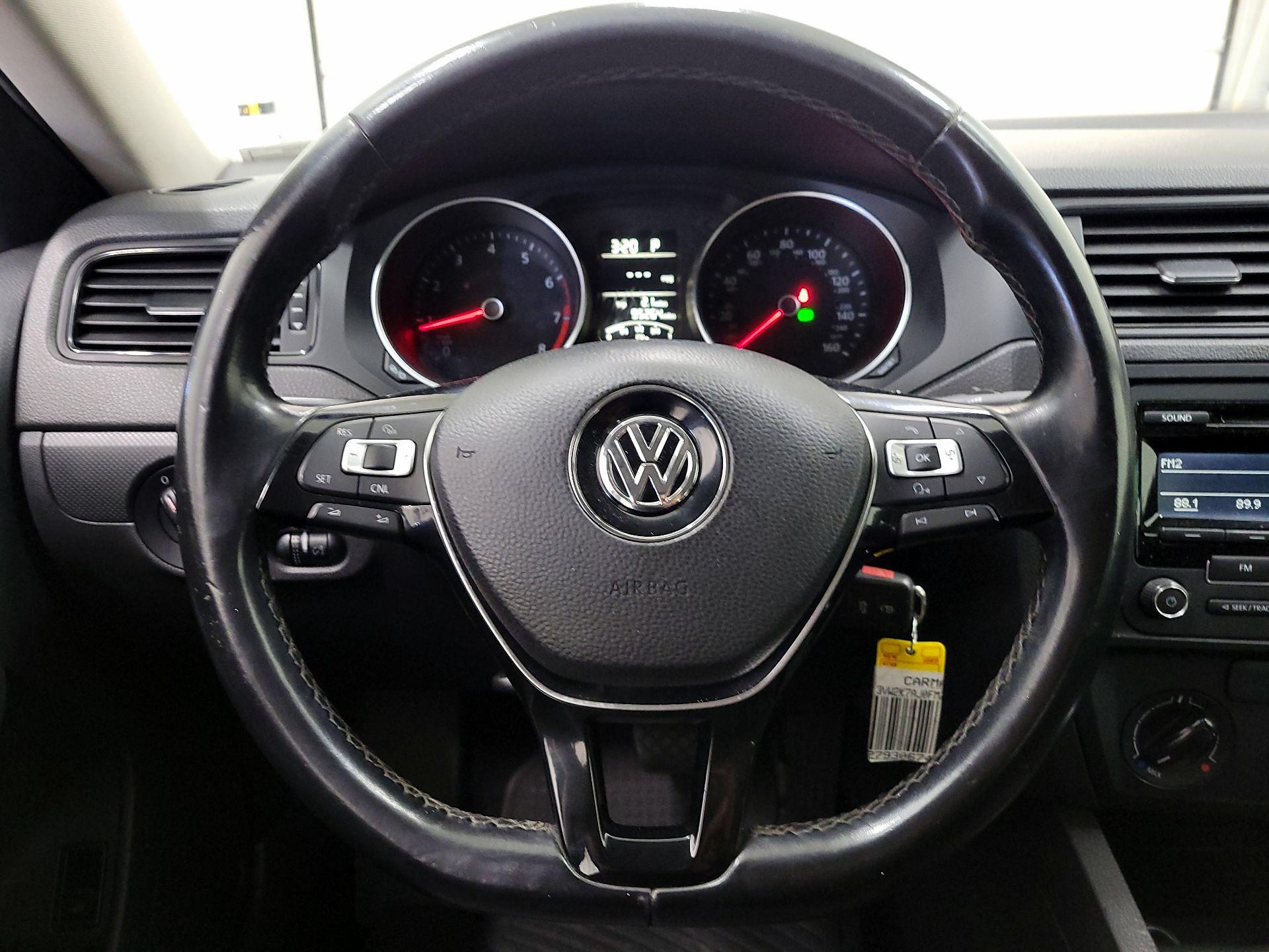 Thumbnail: 2015 Volkswagen Jetta - 10