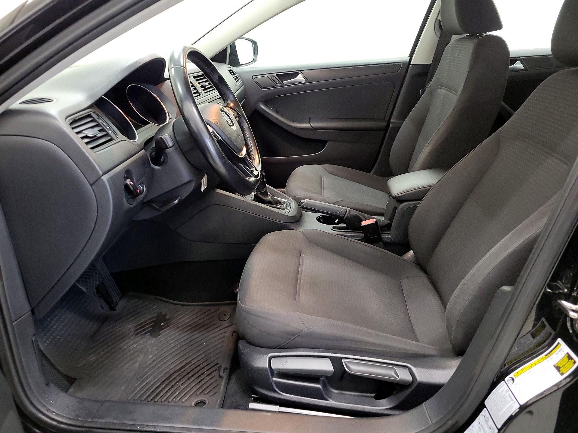 Thumbnail: 2015 Volkswagen Jetta - 11