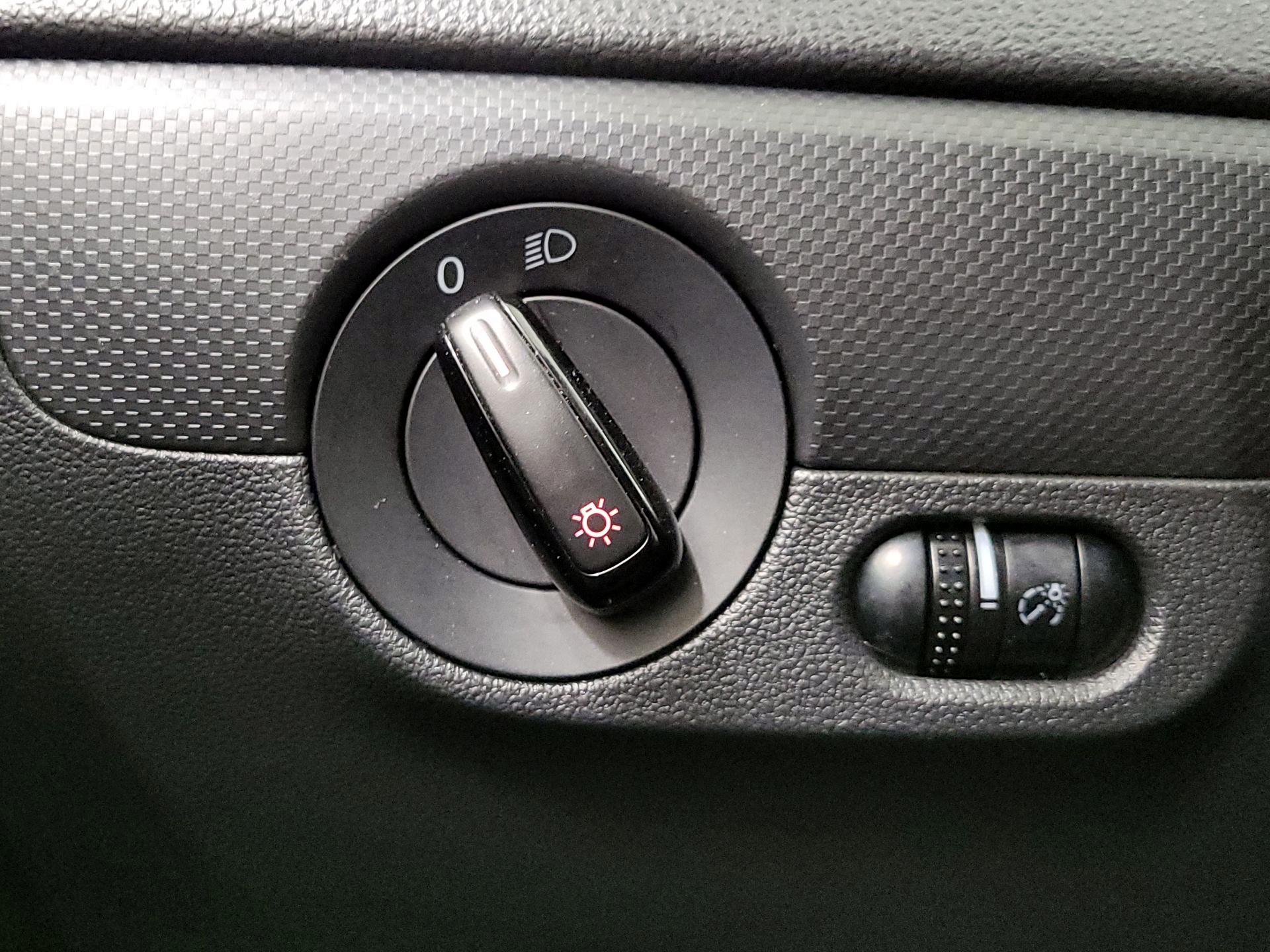 Thumbnail: 2015 Volkswagen Jetta - 13