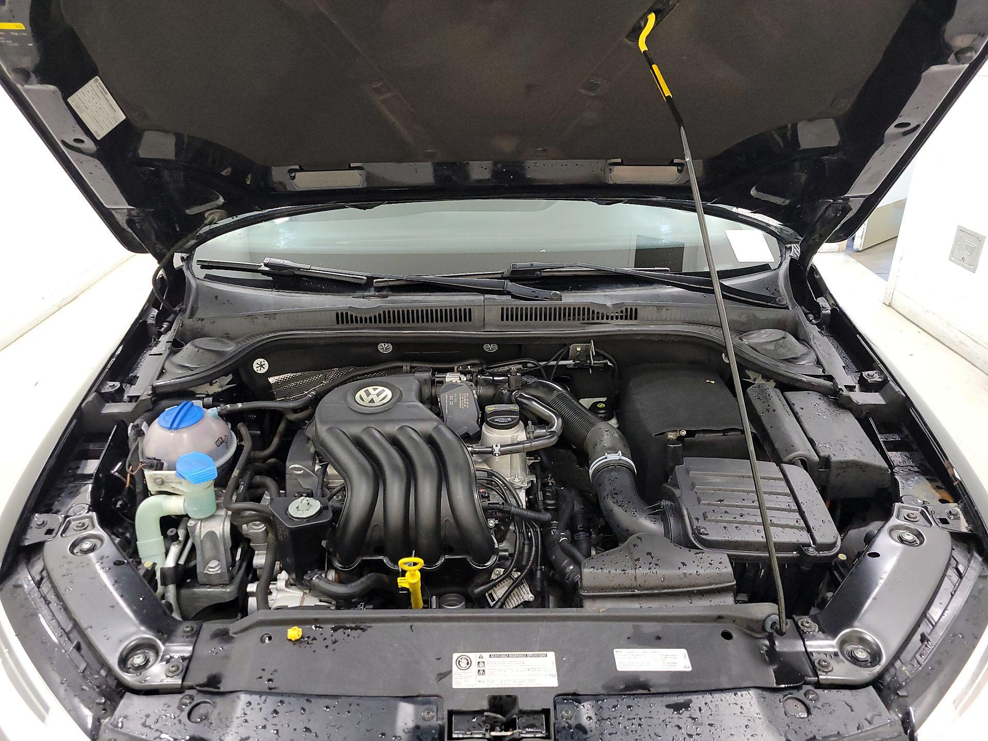 Thumbnail: 2015 Volkswagen Jetta - 20