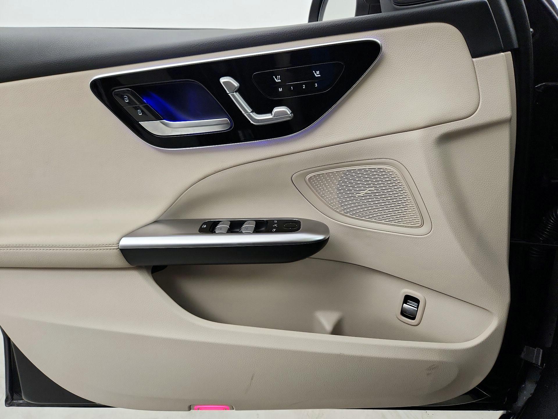 Thumbnail: 2023 Mercedes-Benz C-Class - 12