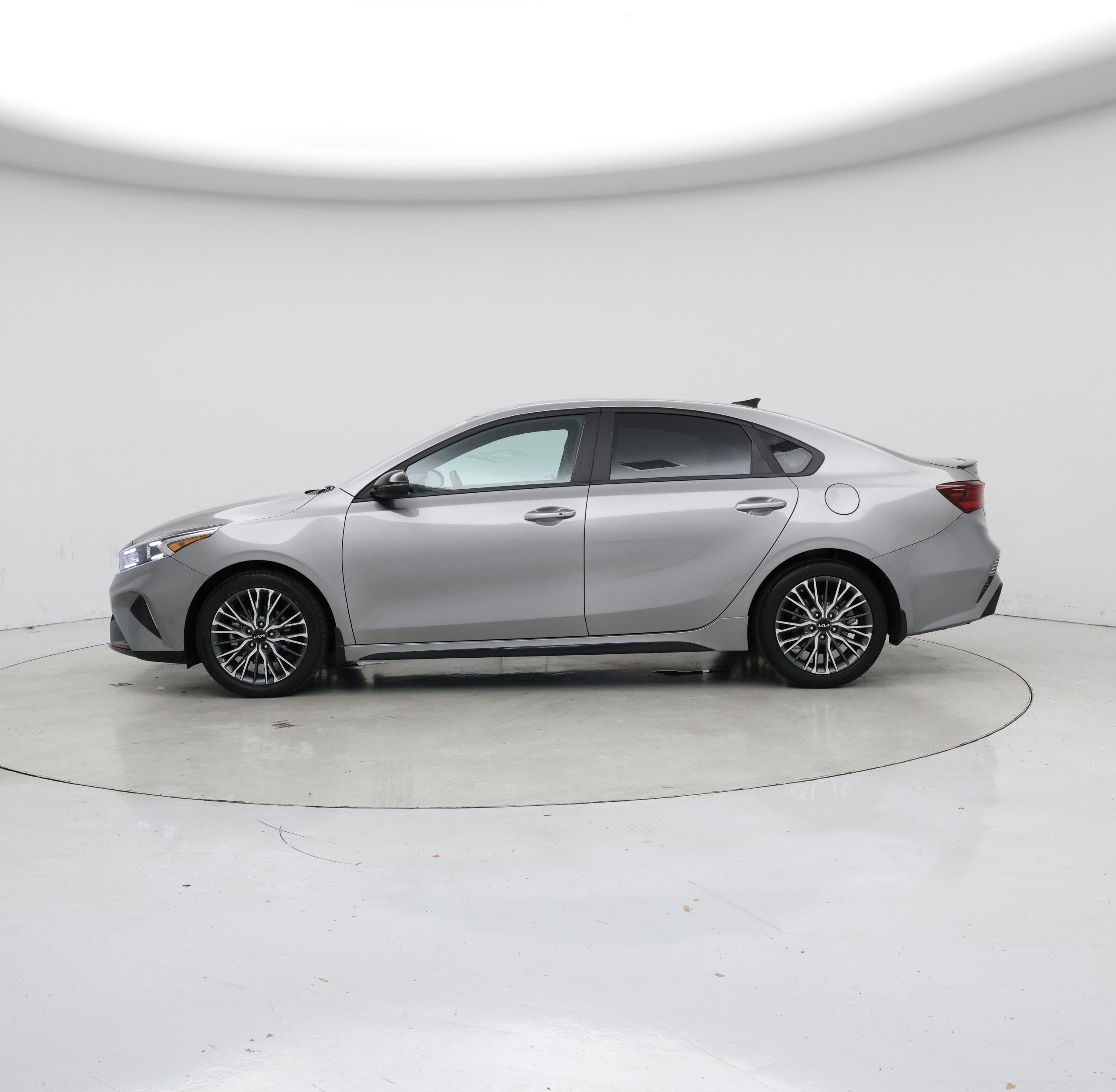 Thumbnail: 2023 Kia Forte - 3