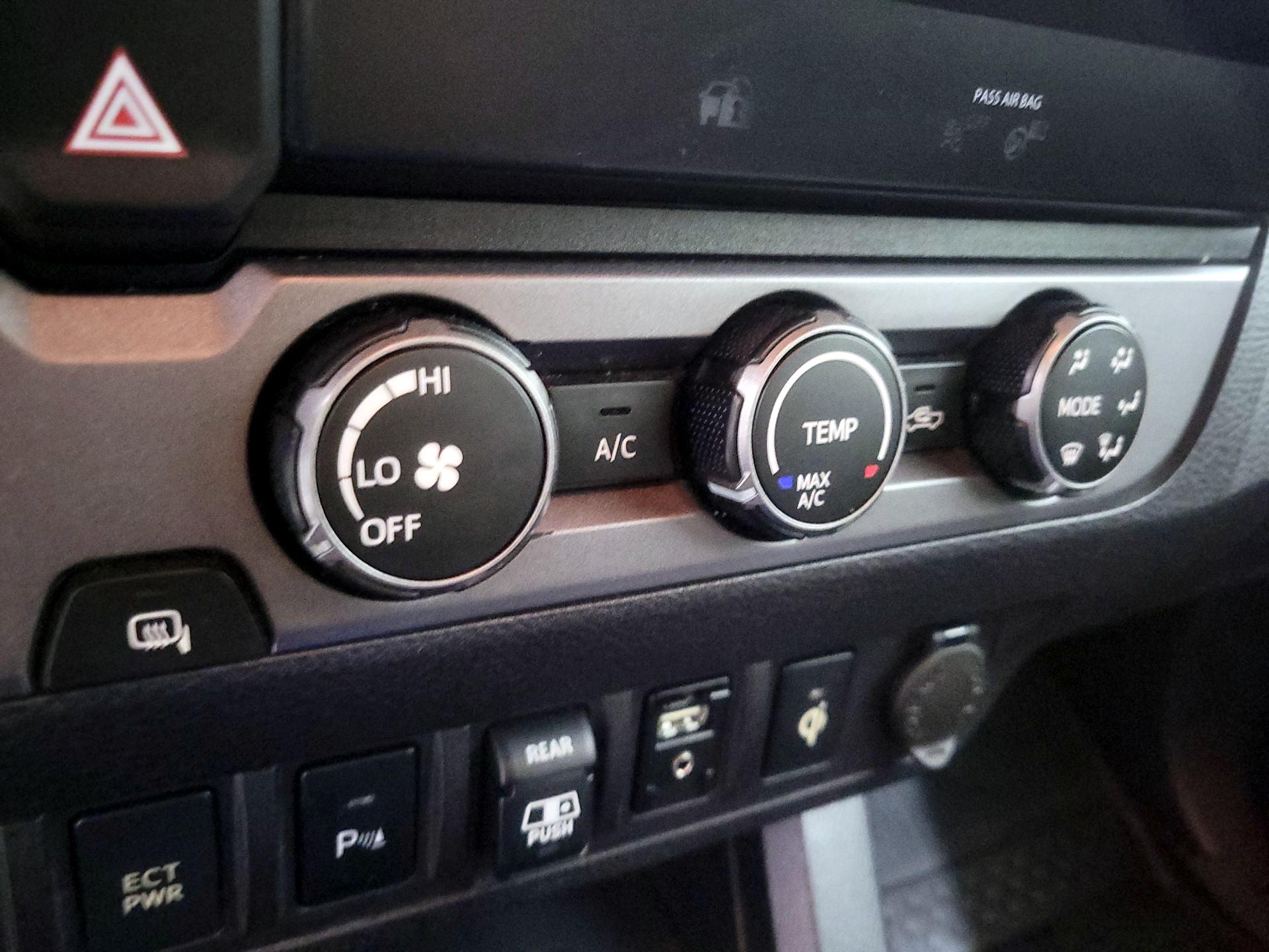 Thumbnail: 2019 Toyota Tacoma - 16