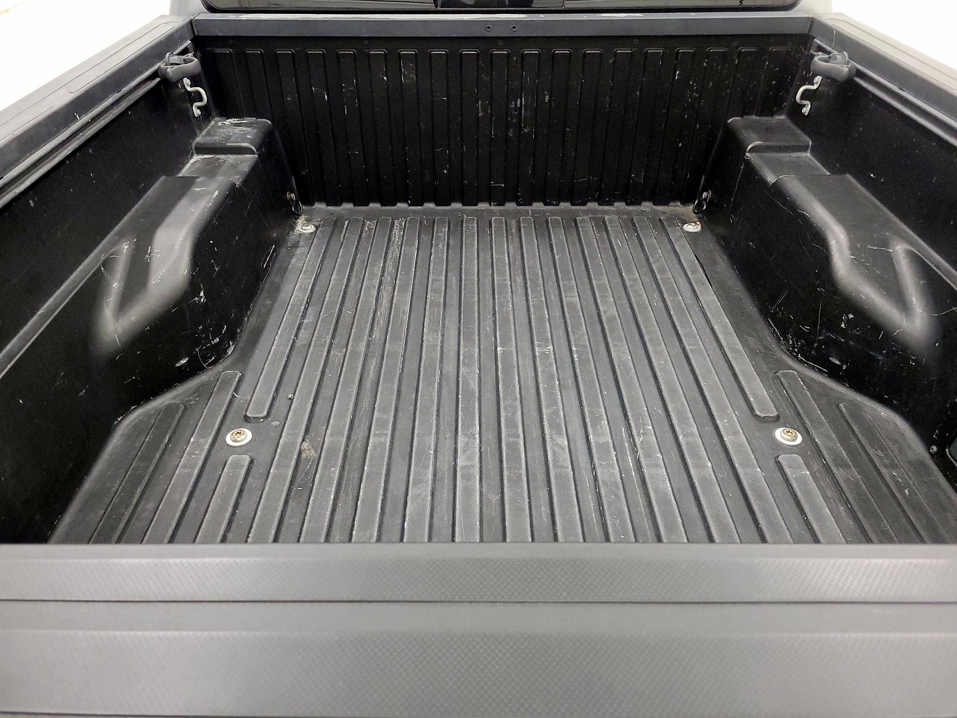 Thumbnail: 2019 Toyota Tacoma - 20