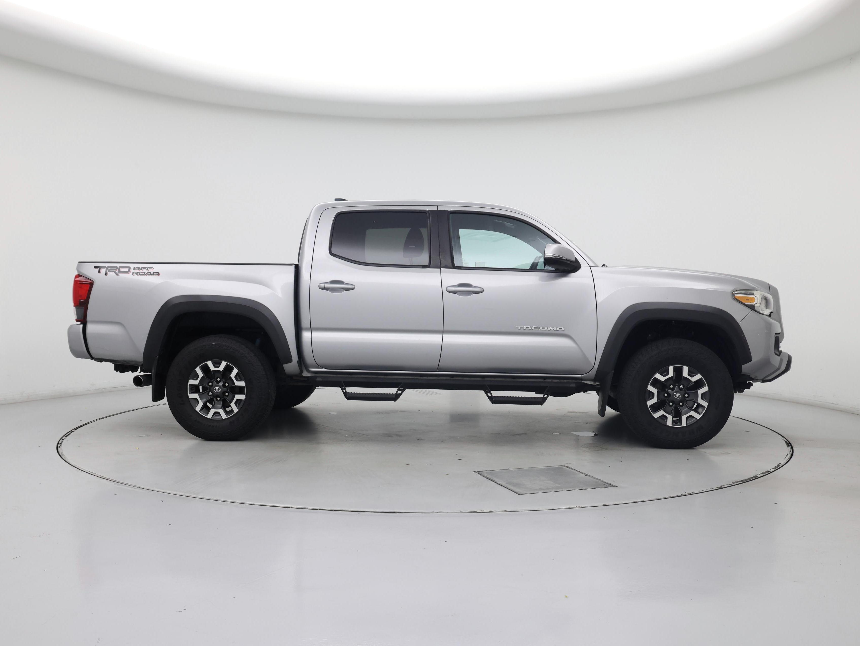 Thumbnail: 2019 Toyota Tacoma - 7