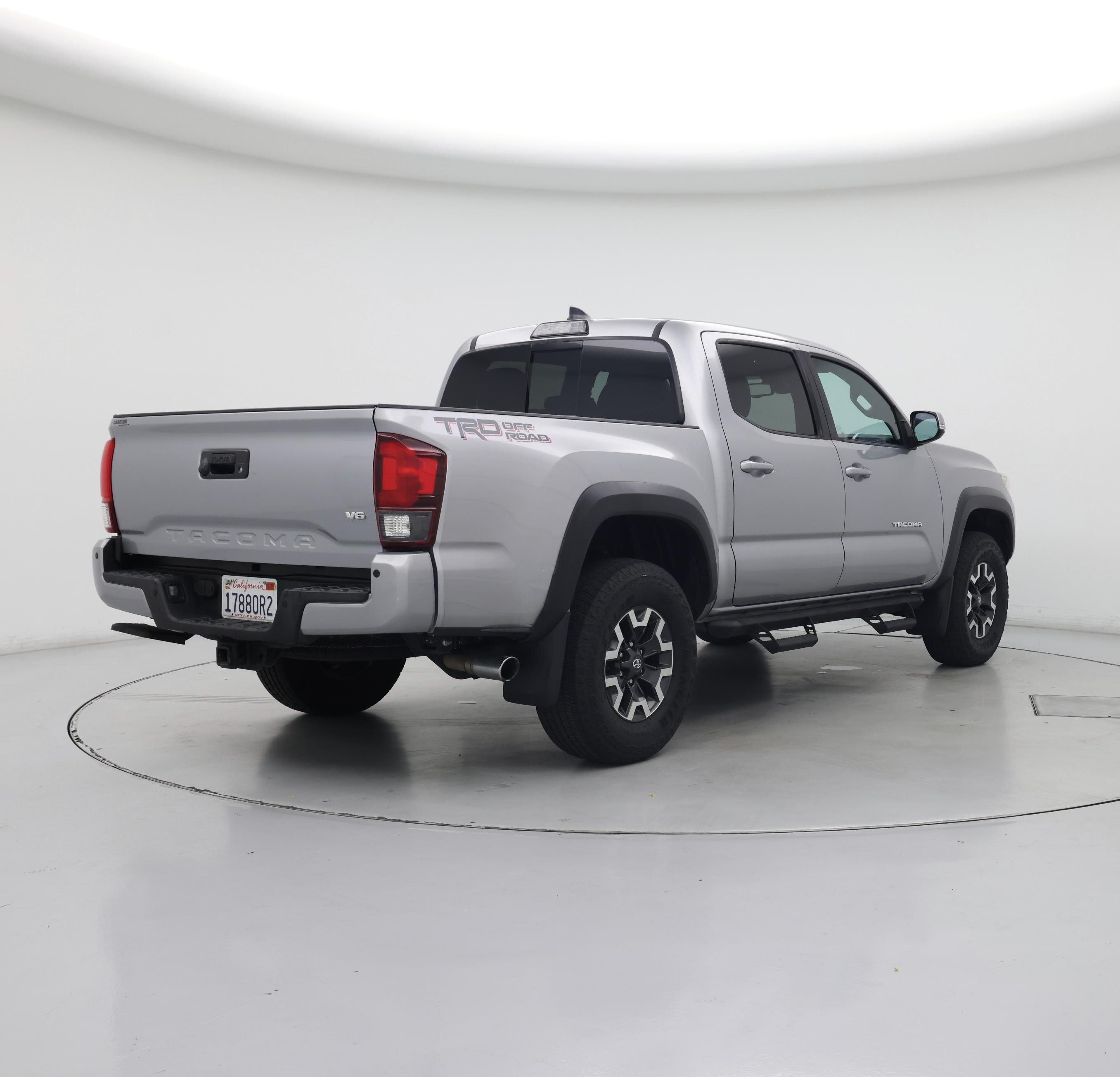 Thumbnail: 2019 Toyota Tacoma - 8