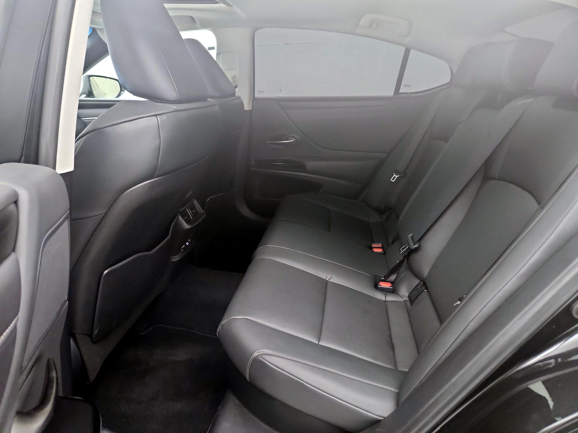 Thumbnail: 2024 Lexus ES - 20