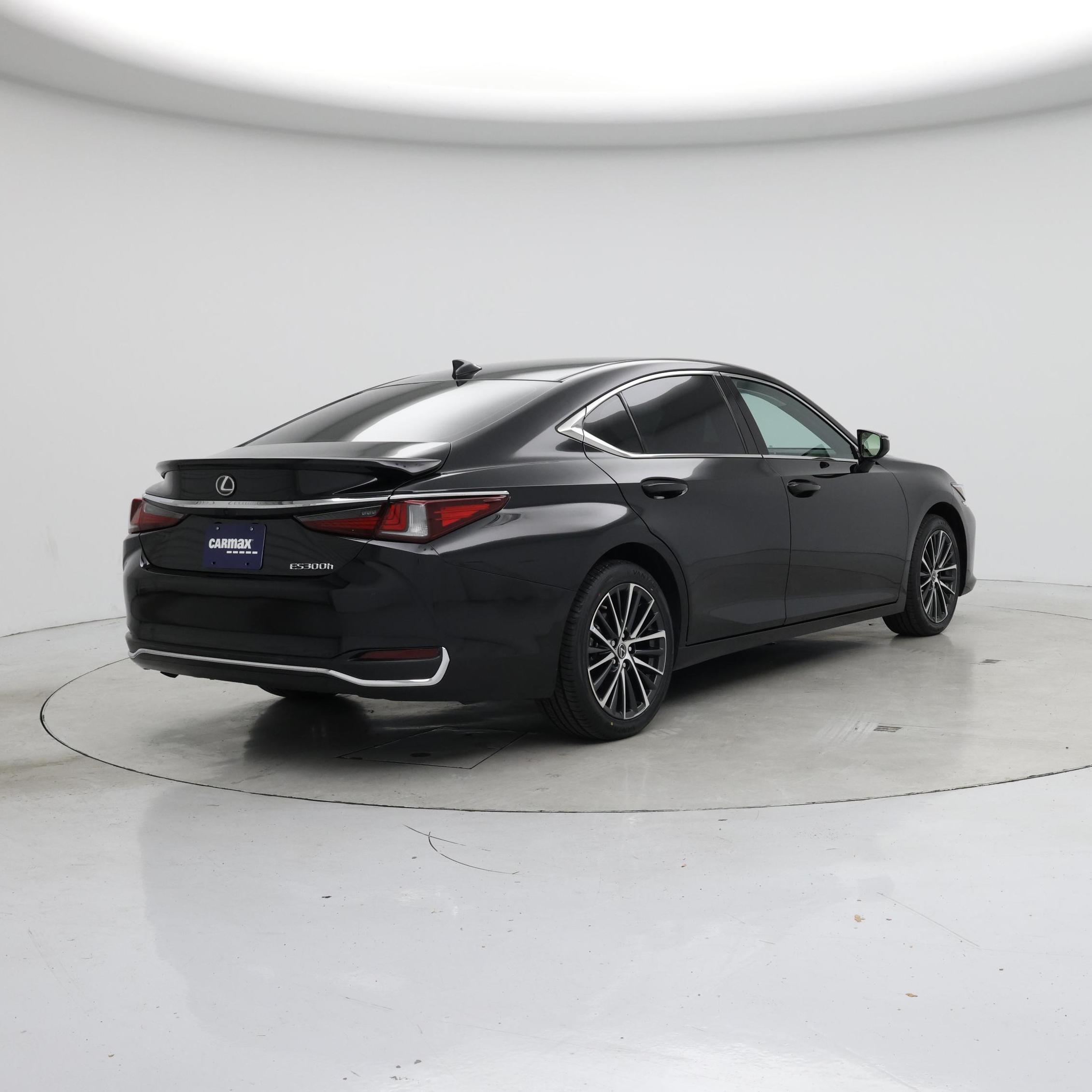 Thumbnail: 2024 Lexus ES - 8